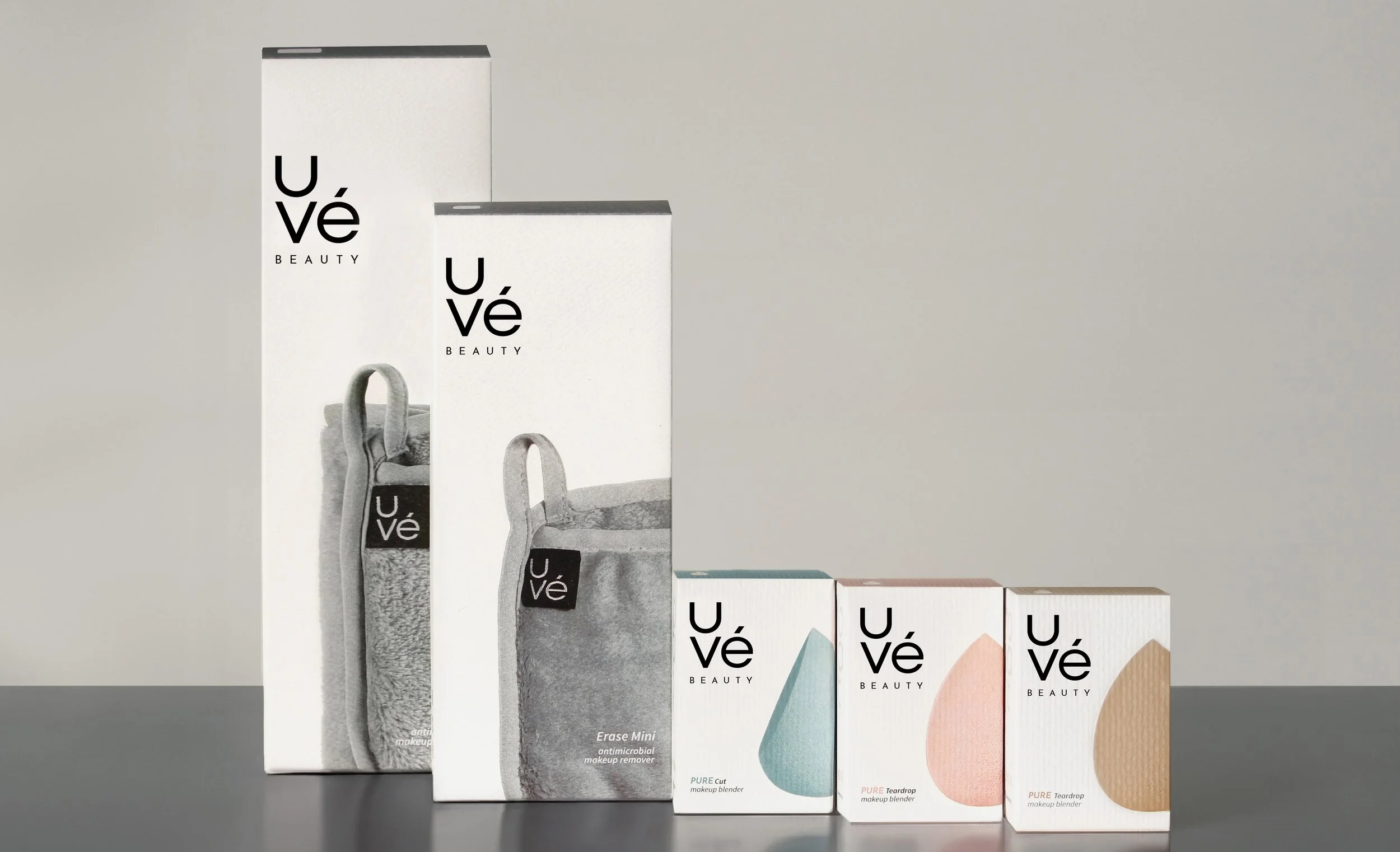  Uvé Beauty understood that by simply cleaning up the process, it could bring a new level of results and wellness to the beauty industry. That vision led to the creation of the most complete makeup tools ever made, designed to be exceptionally clean 