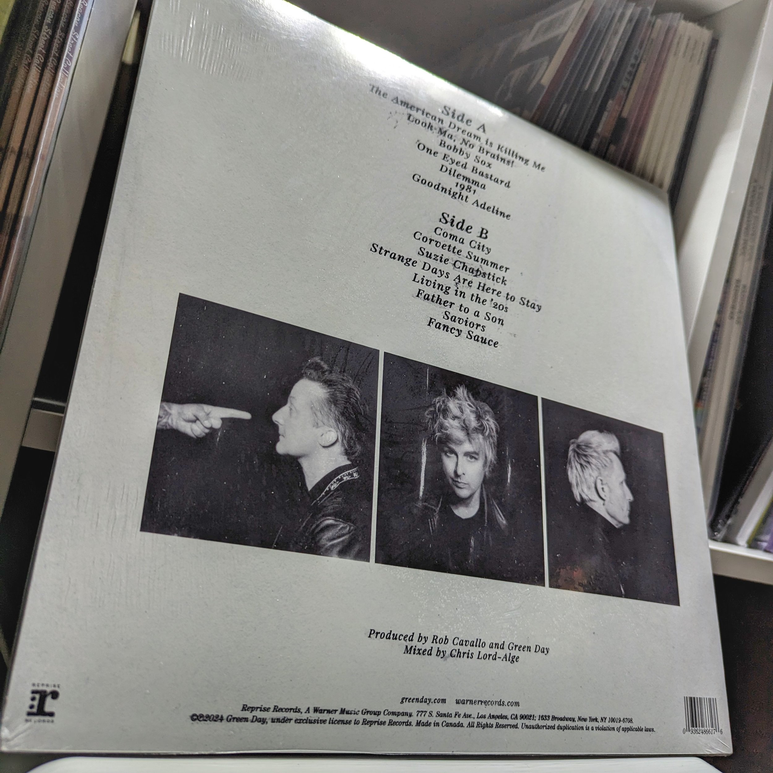 Green Day - "Saviors" LP (limited edition clear vinyl) 140g