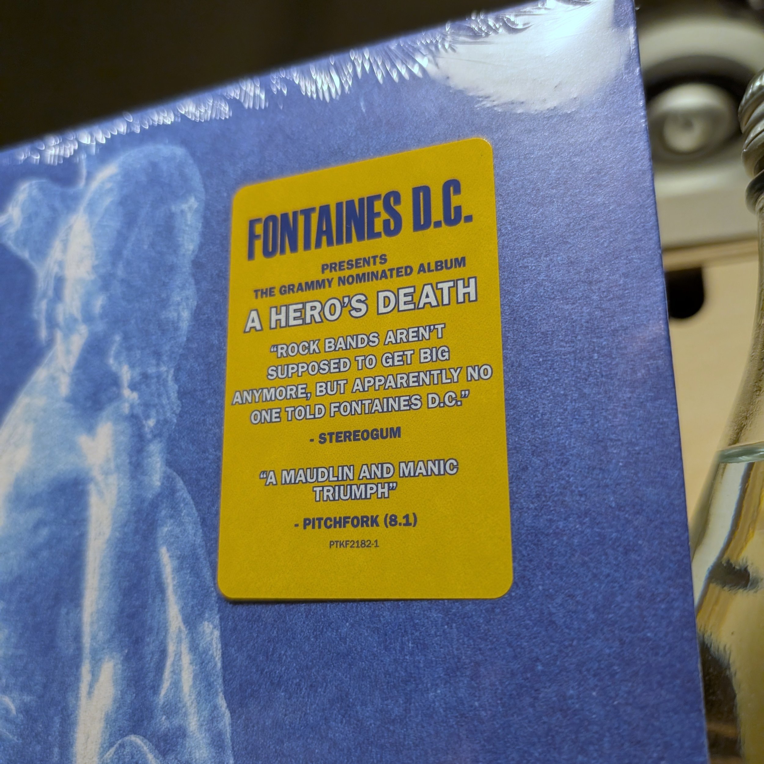 Fontaines D.C. - A Hero's Death (black vinyl) printed inner sleeve*
