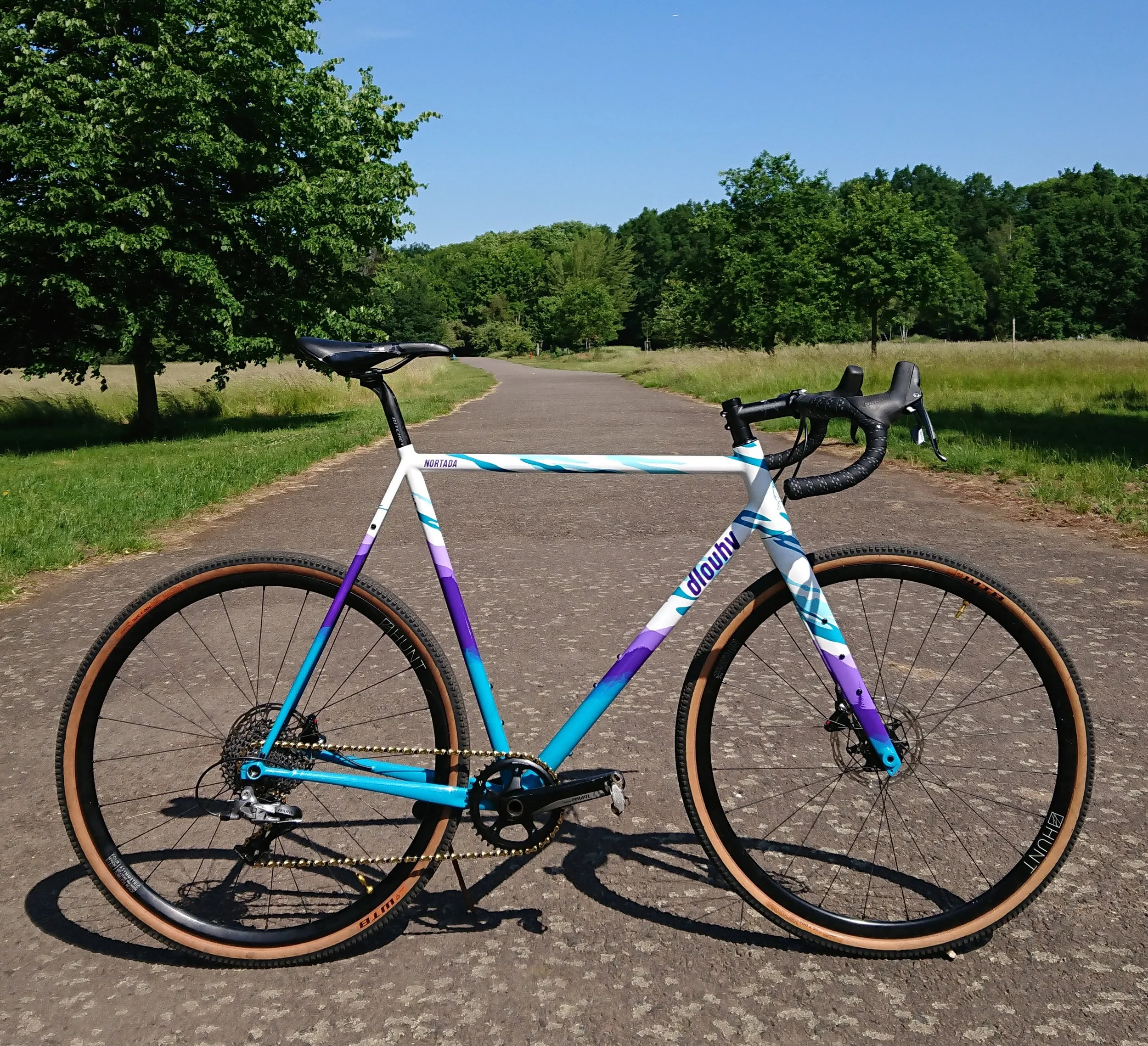 #031 - A sporty Allroad Bike