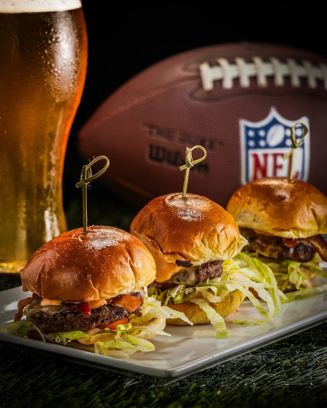 🏈 Football Deals at Hennessey&rsquo;s! 🏈 Sunday. Monday. Thursday. All game long.

🍀🍔 Bite into the taste of Ireland with our Dublin Sliders! 

🍔 $8 Appetizers &mdash; Dublin Sliders, 10pc Wings, Sausage Rolls, Pub Nachos, Irish Nachos
🍻 $6 Jum