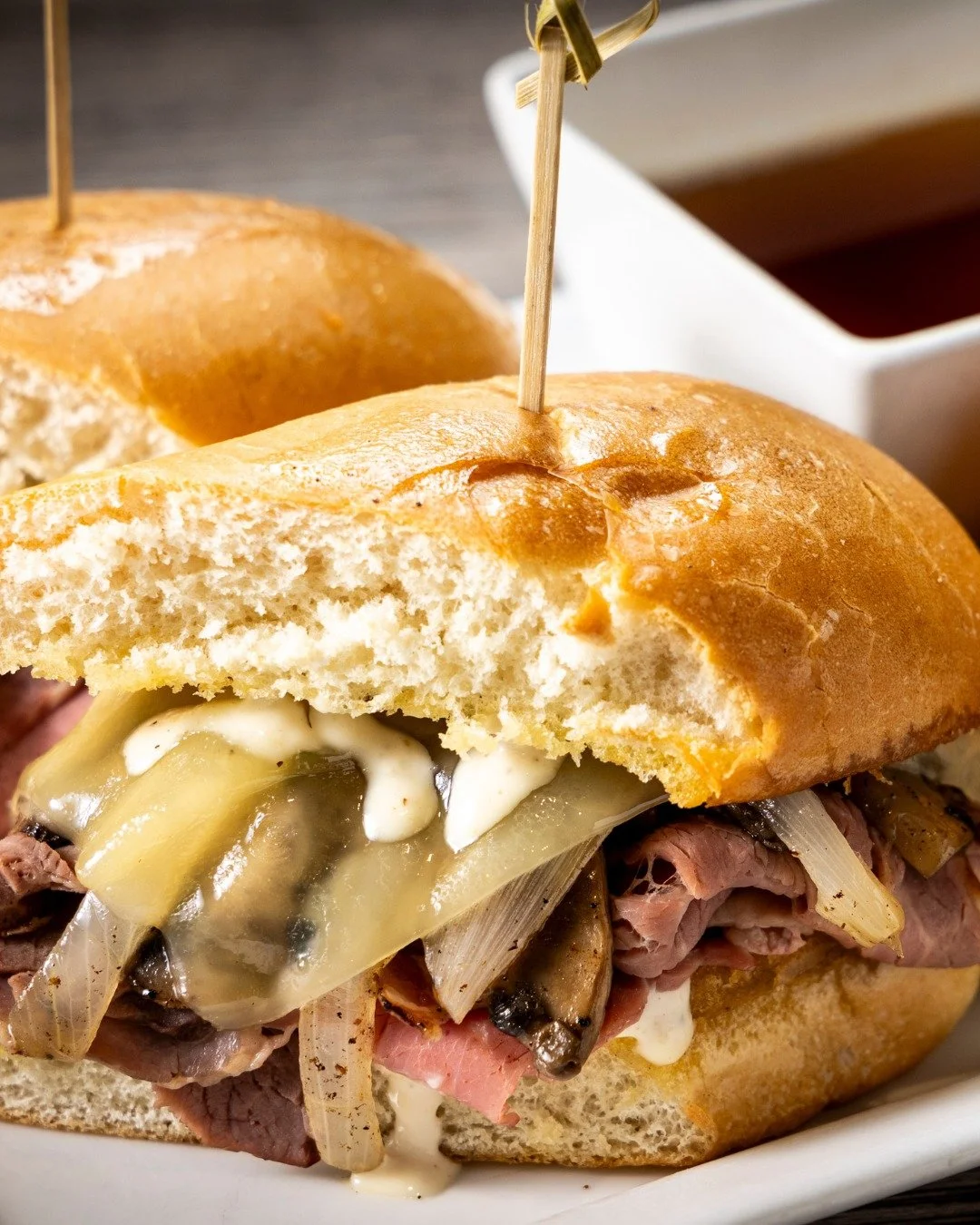 ✨Prime Dip at Hennessey's! 
 
Enjoy shaved prime rib, Swiss cheese, saut&eacute;ed mushrooms &amp; onions, and horseradish cream on a perfectly toasted French roll&mdash;with rich au jus on the side for dipping. 
 
#HennesseysTavern #IrishBar #IrishP