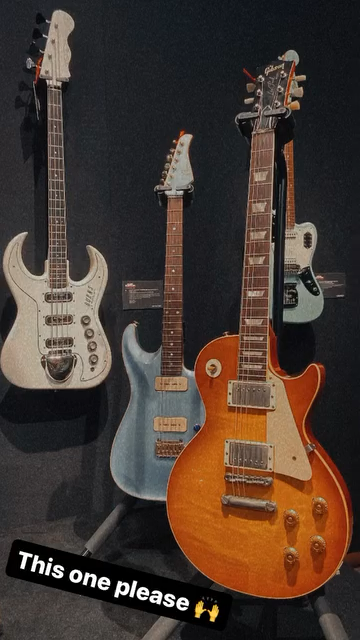 Mark Knopfler 2.png