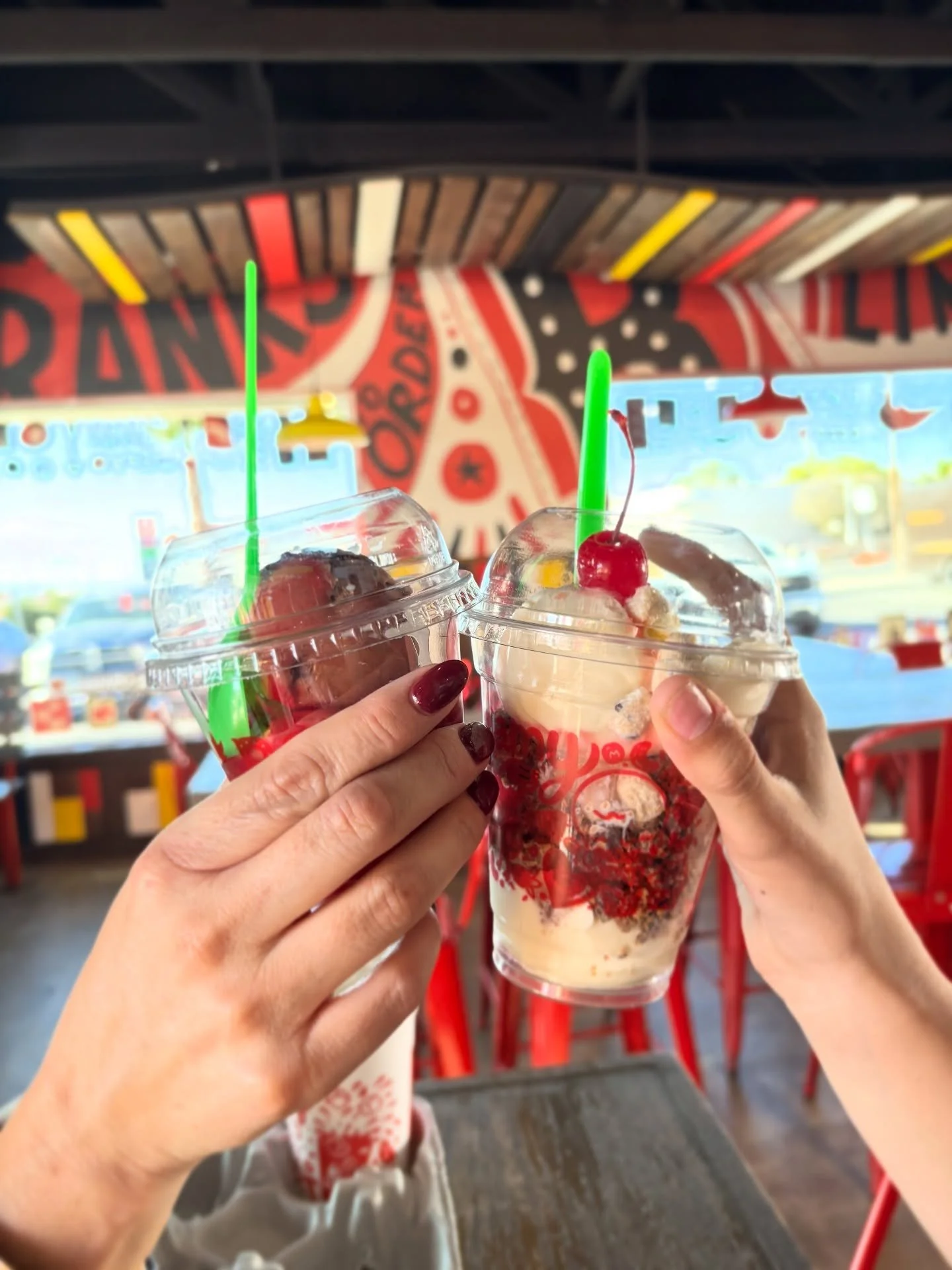 🤍🍨 Cheers to #SundaeFundae at BOSS! 🍨🤍

Enjoy half-priced sundaes all day with the fam! 📣🐔✨