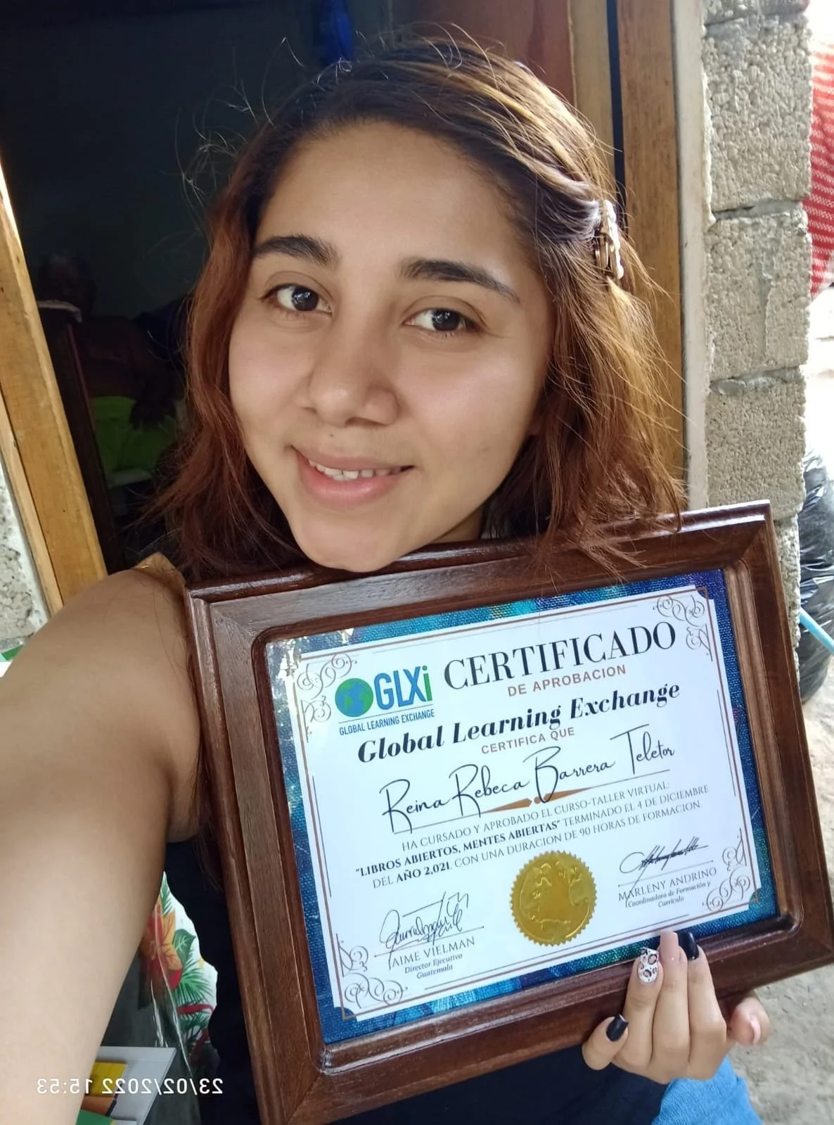 Reina Barrera w Certificate.JPG