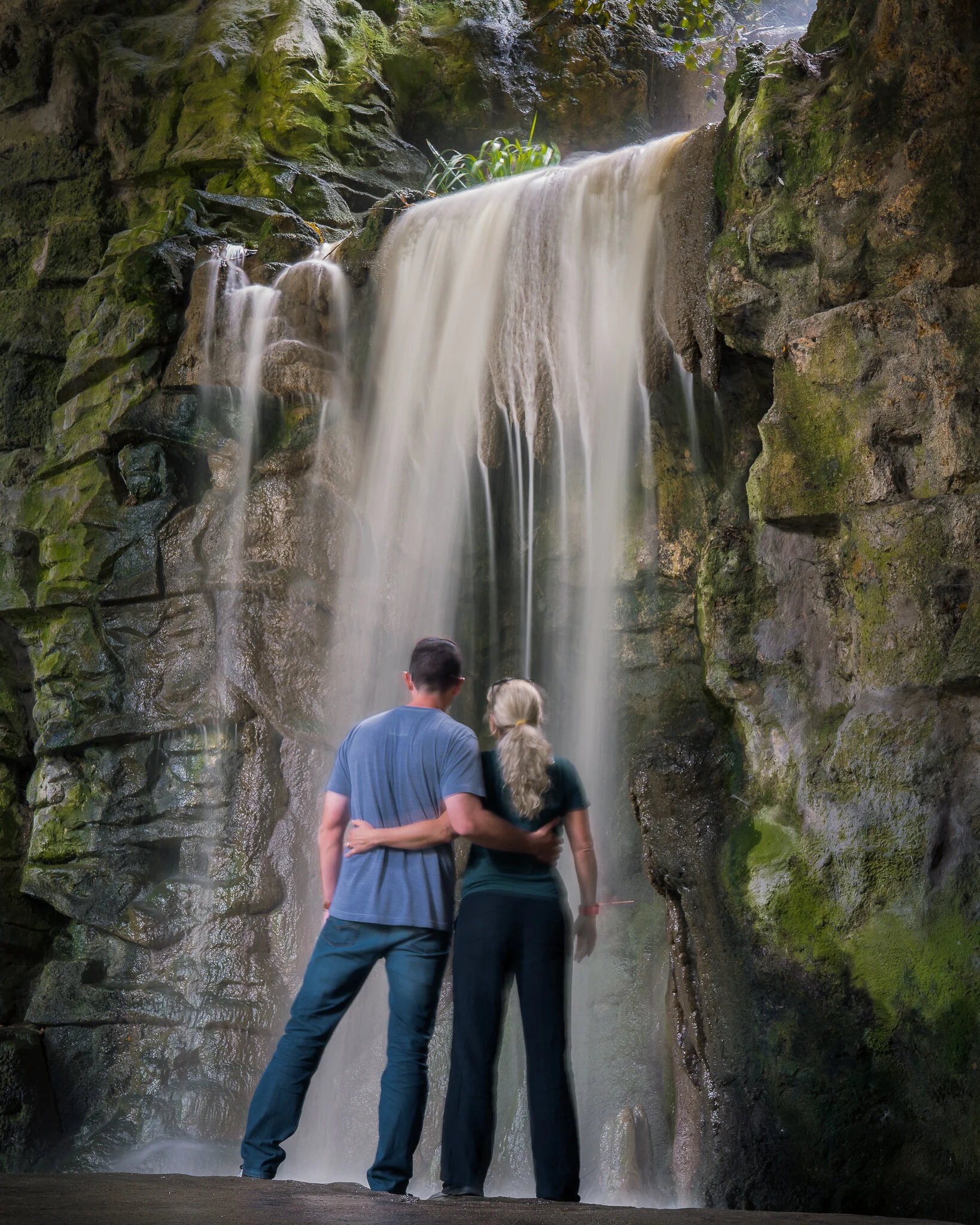 Waterfall inside the hidden grotto - (45mm f/11 3.2sec ISO100)