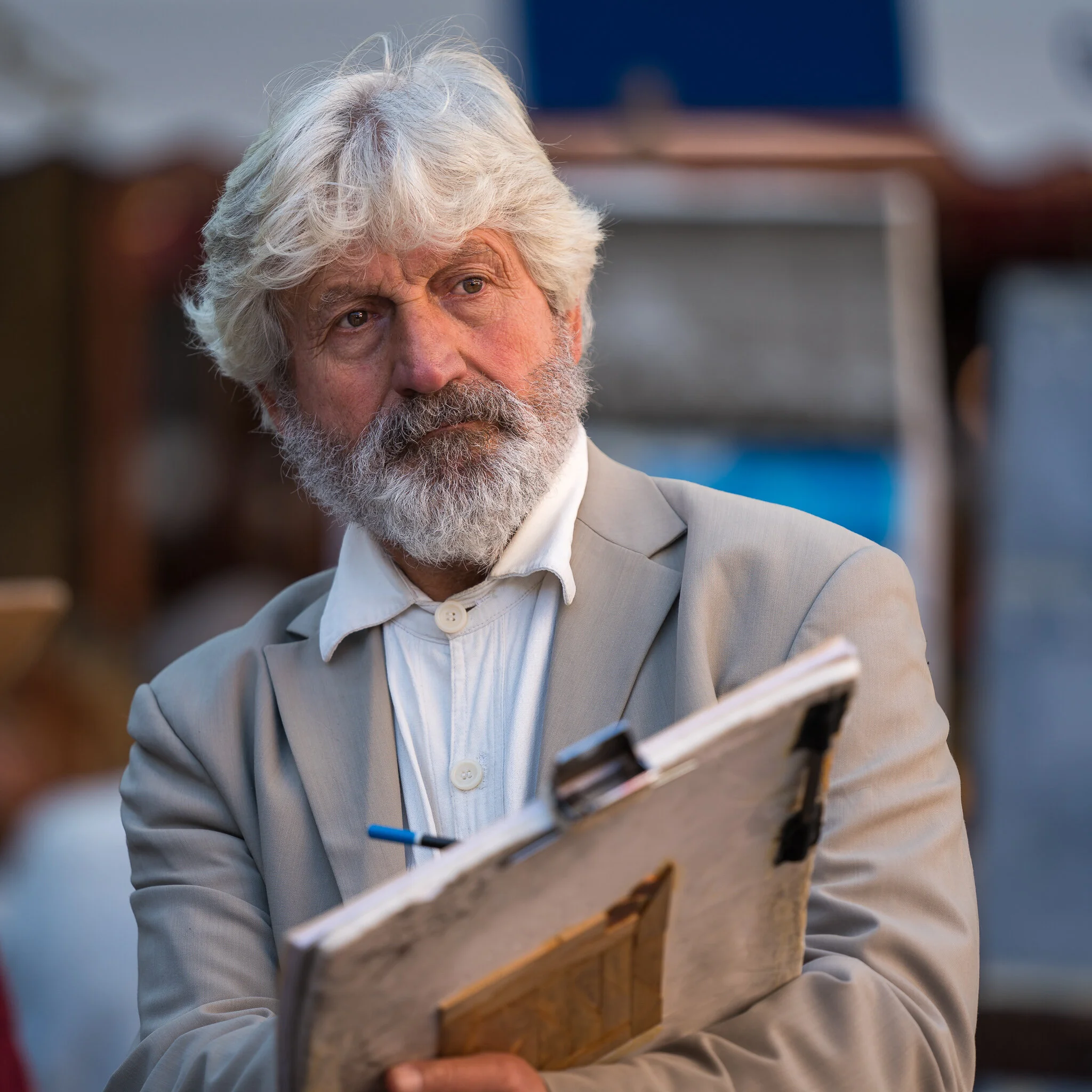 The Artist in Place du Tertre - (200mm f/2.8 1/320 ISO 100)