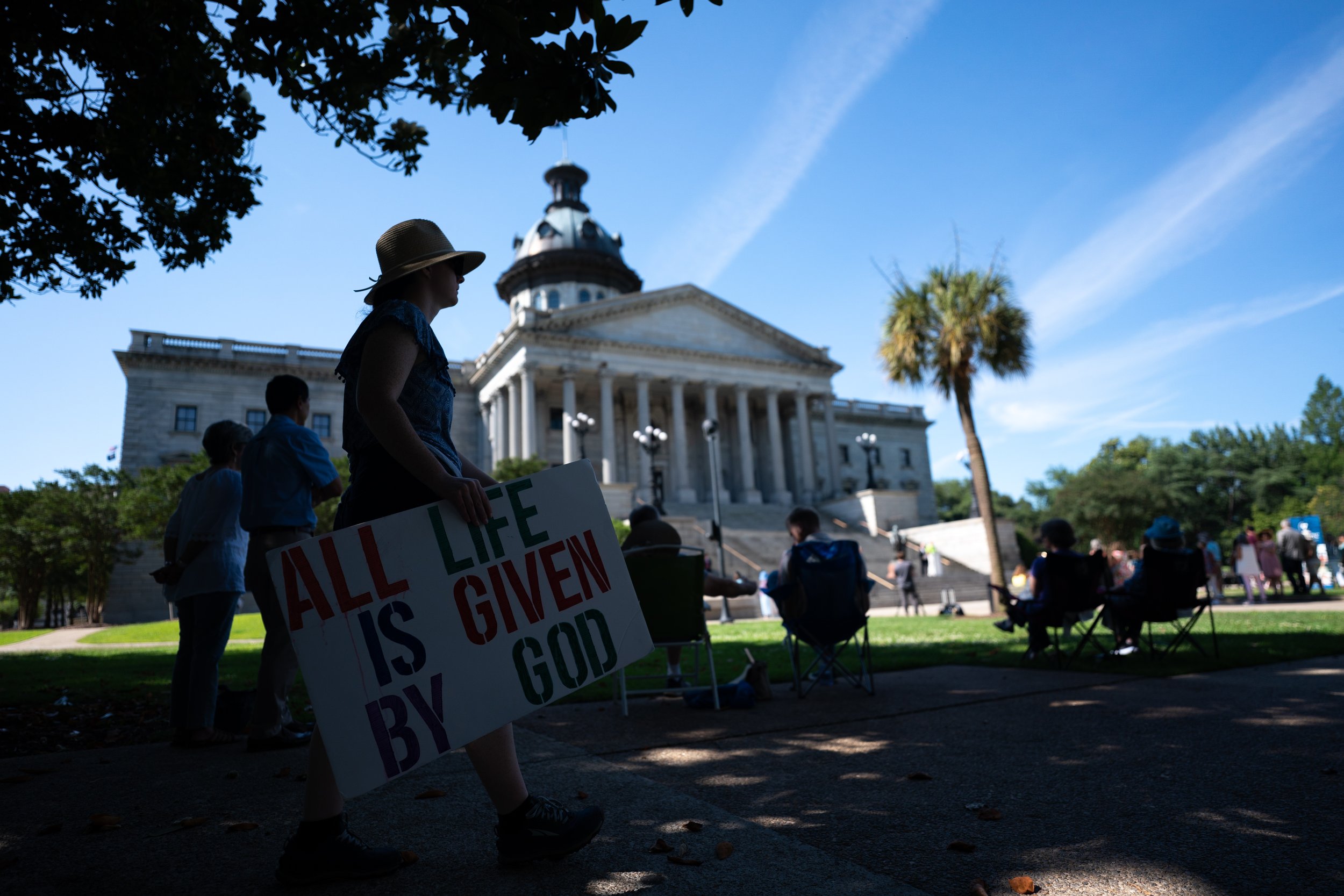 Dobbs v. Jackson v. Roe v. Wade