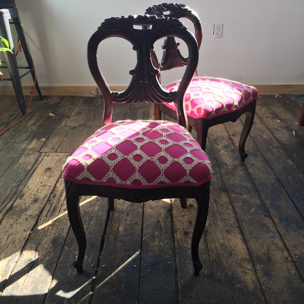 antique_pink_chairs.jpg