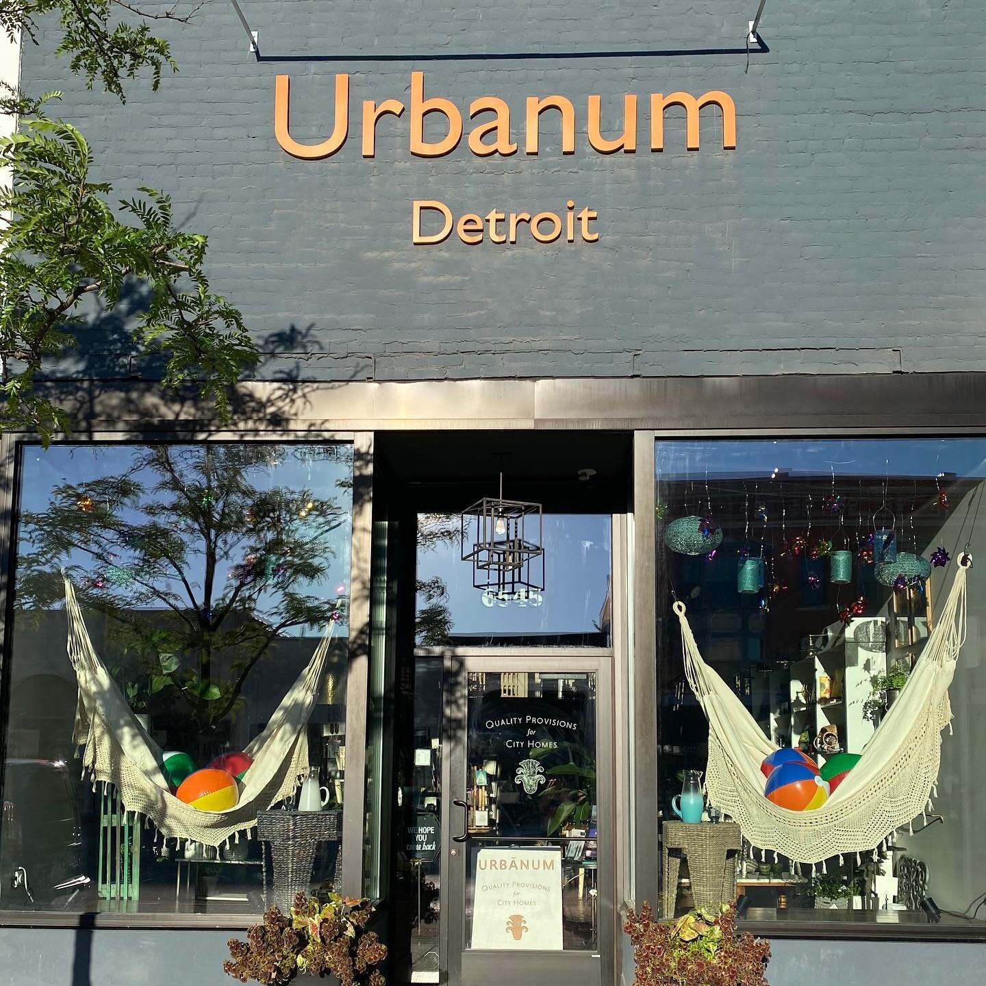 We are taking down our summer window display today and decorating for fall.  Where did the summer go? 
🌞
🌞
🌞
September means our anniversary at Urbanum; this year, it&rsquo;s four years!! We&rsquo;ll be celebrating on Saturday, September 10th; kee