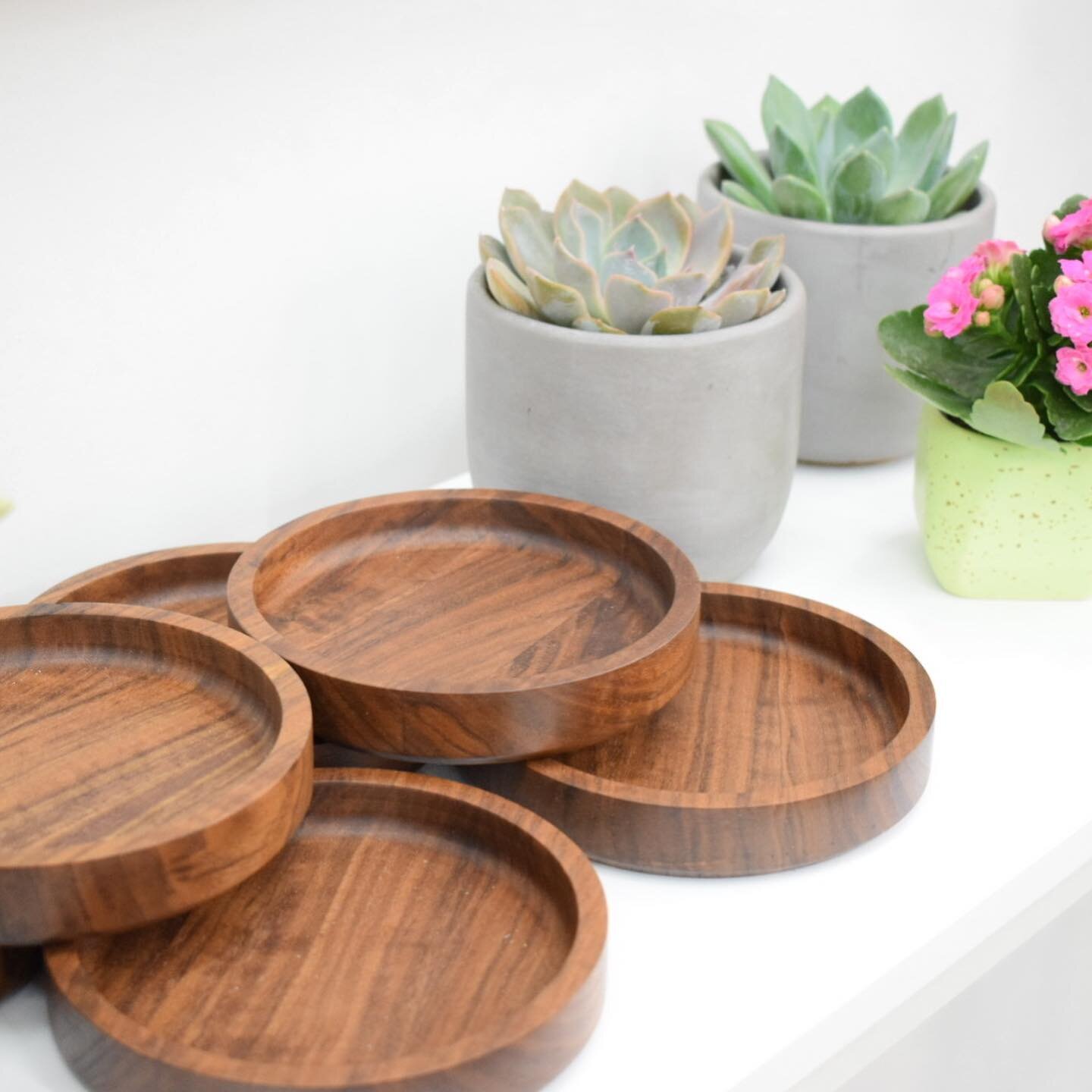 A perfectly practical little dish. And one of the few items already available online. More to come!
.
In the meantime, check out our @savona_woodworks Black Walnut 6&rdquo; Shallow Round!
.
www.jenziohome.com
.
Also available at @shops.paintedtree.sp