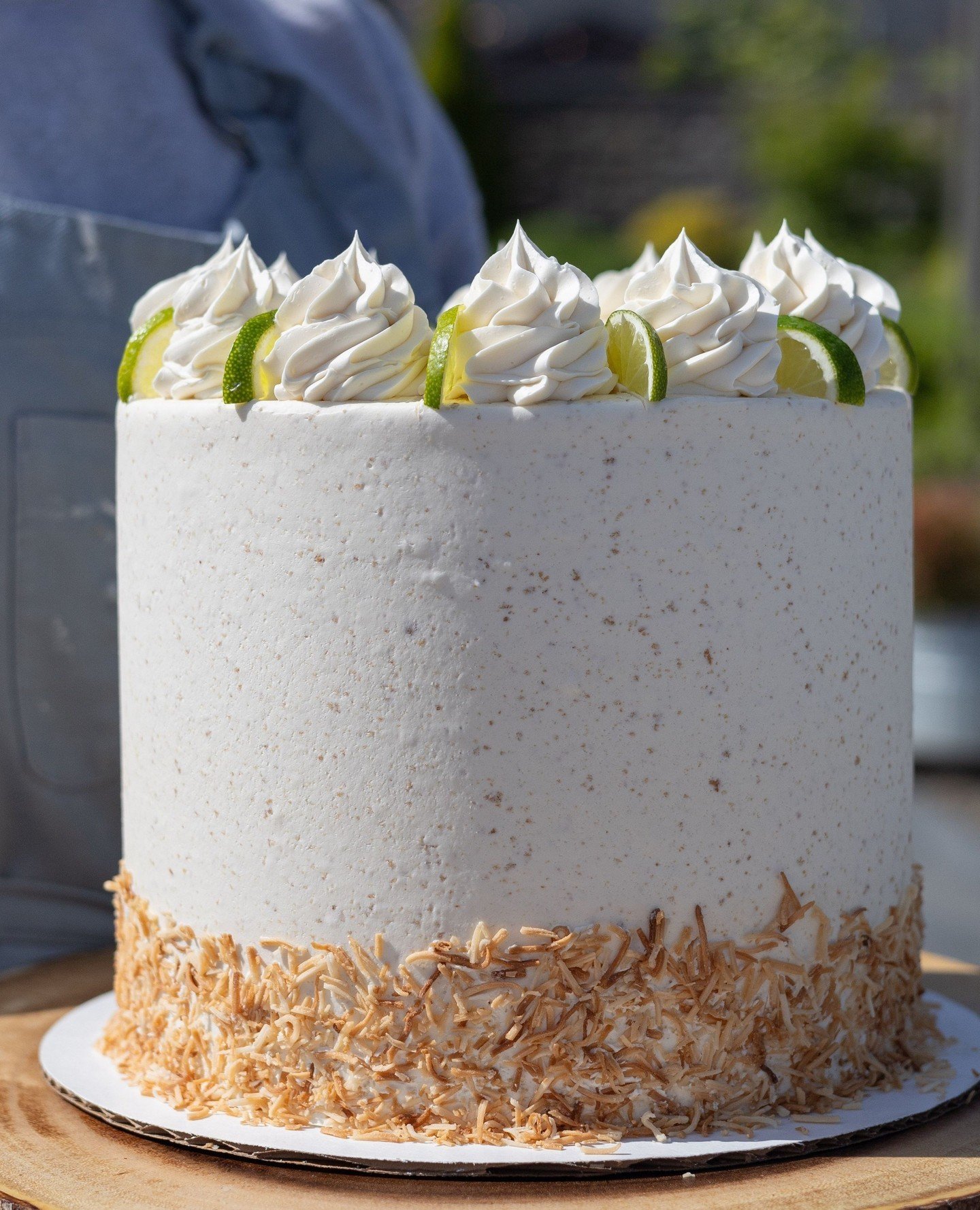 Coconut + Key Lime Pie = a very yummy CAKE DAY!⁠
⁠
Coconut Key Lime Pie Cake! 6 layers of Coconut lime cake soaked with a key lime simple syrup, filled with a key lime pie filling and graham cracker buttercream.⁠
⁠
Available by the slice in Fika &amp