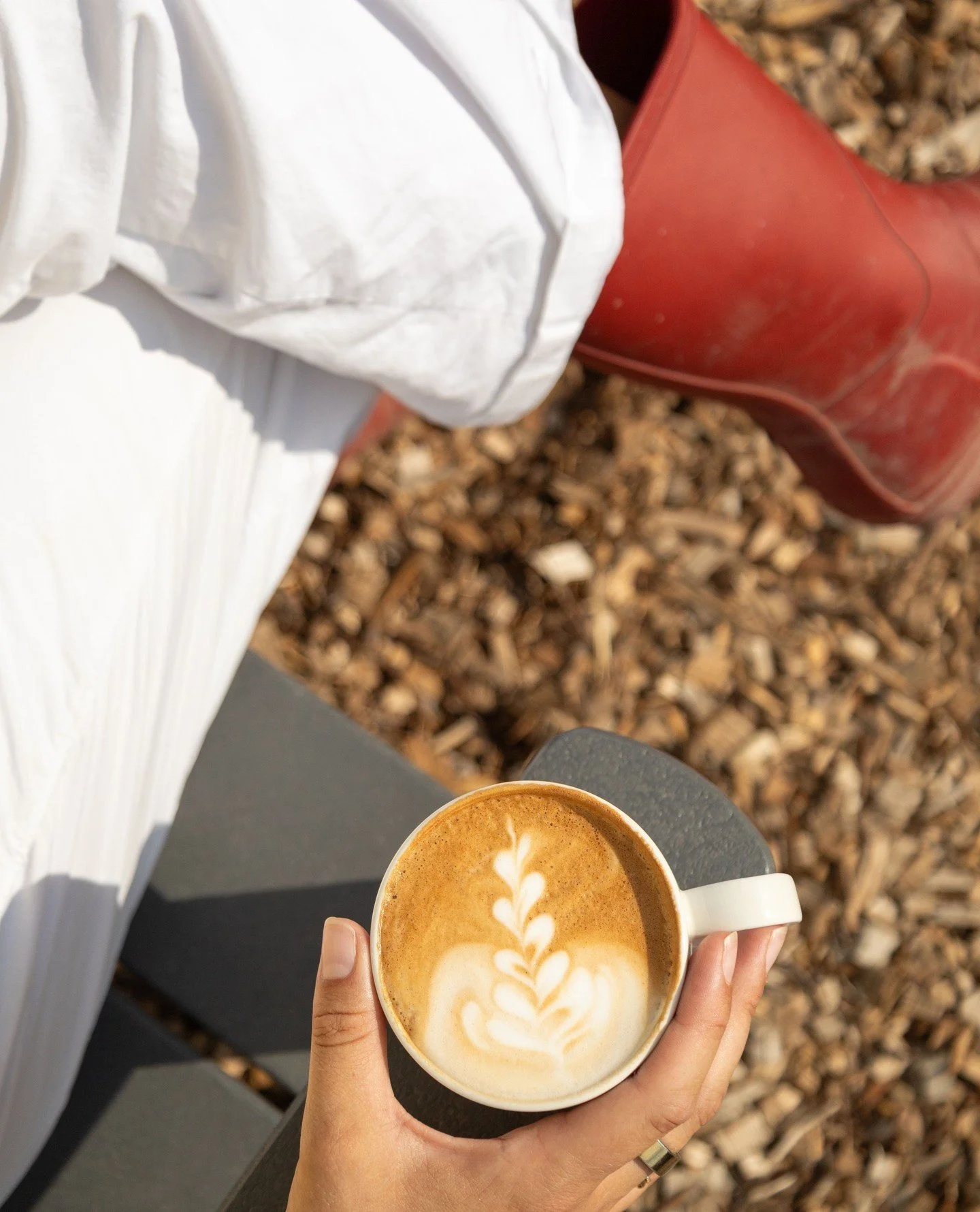 Fall is offically here, and the weekend forecast calls for rain boots and hot lattes ☔️ Join us!
