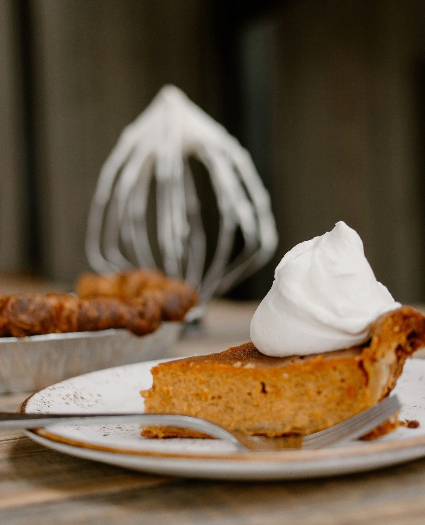 Bring the pie to Thanksgiving dinner that wows the family - silky pumpkin custard, buttery flaky crust, and guaranteed family applause 🥧👏🏼 Pre-order by November 17th!⁠
⁠
Order through the link in our bio!