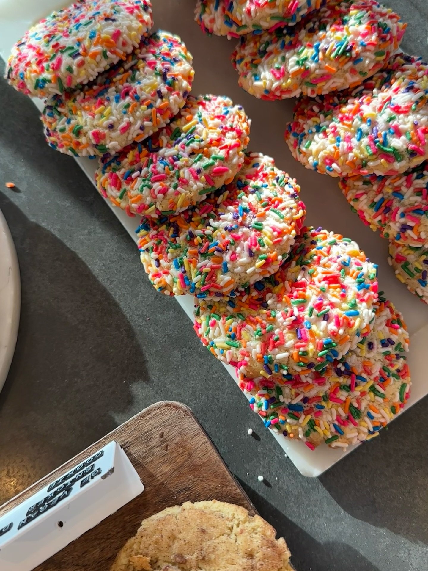 A freshly baked cookie makes any day sweeter&hellip; especially National Cookie Day! 🍪

Peanut butter lover? Oatmeal raisin fan? Dark chocolate &amp; walnut, gluten-free, snickerdoodle, or even classic sugar-cookie? 
Whatever your vibe, Fika&rsquo;s