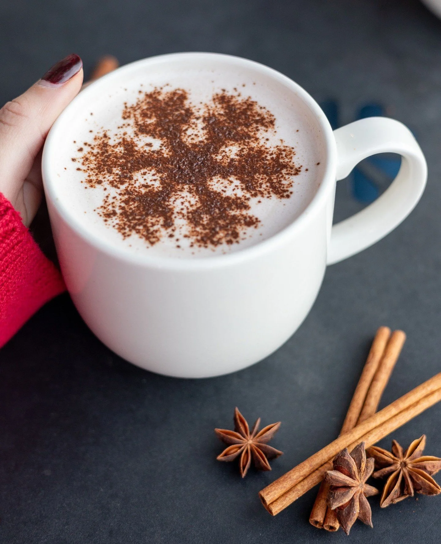 It's not too late to try our winter menu drinks! Grab a Spicy Hot Chocolate🌶️🍫 or a Toasted White Chocolate Rosemary Latte in Fika today!⁠☕️⁠
⁠
Winter Menu is available at Fika through January!