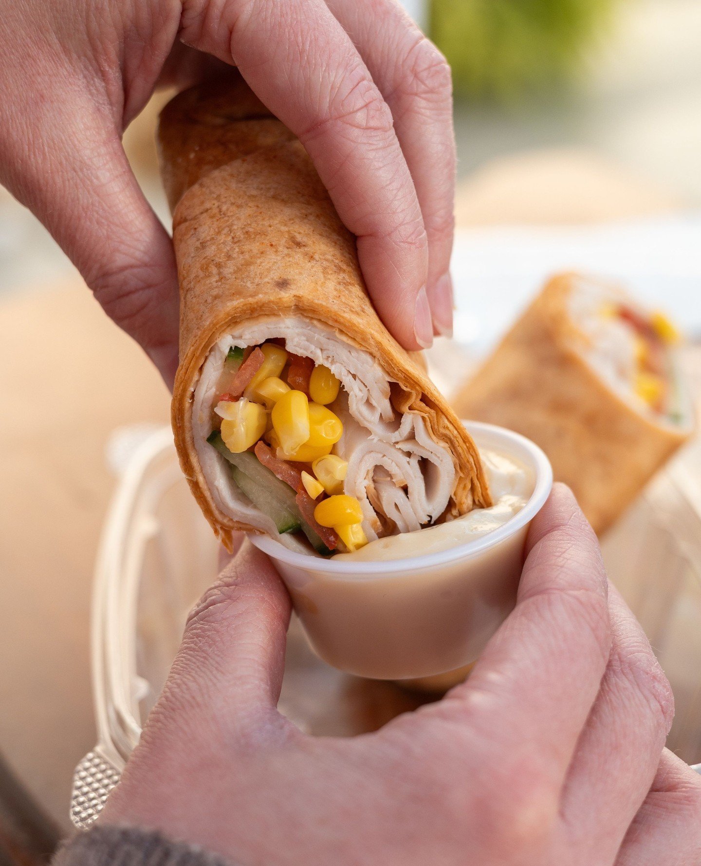 Didn't have time to pack a lunch? Fika's always got you 💛⁠
⁠
The Turkey Honey Mustard Wrap is an on-the-go lunch staple for us. Made with sweet honey mustard, turkey, corn, tomato, and cucumbers. Fresh, light, and satisfies that mid-day hunger. ⁠
Sw