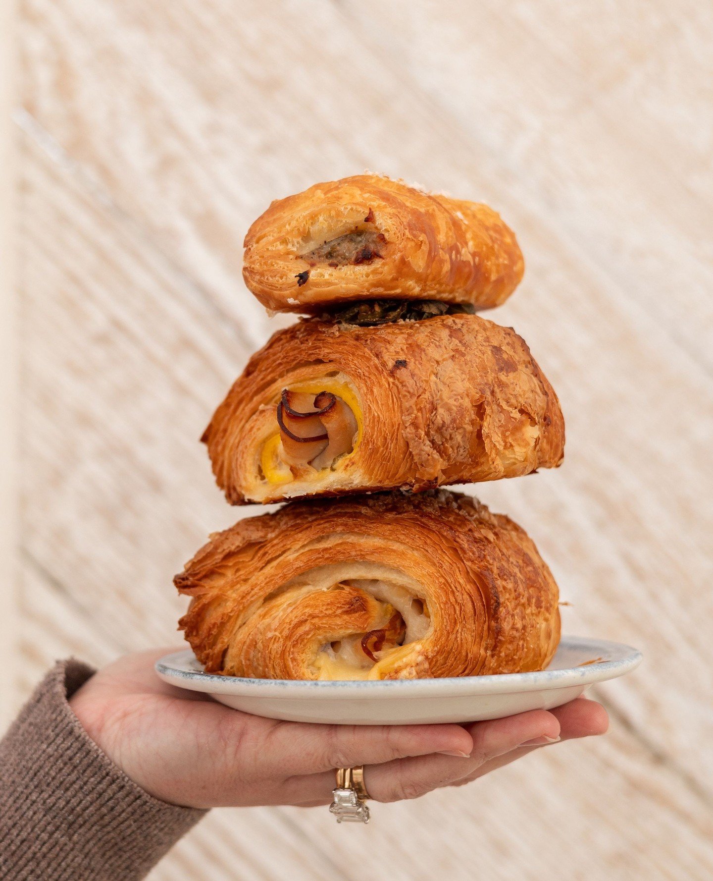 You might just just want to try all three and then tell us your favorite 🥐⁠
⁠
CROISSANT BREAKFAST SANDWICHES ⁠
Chicken Sausage Roll Croissant ⁠
Turkey, Egg &amp; Pepperjack Jalape&ntilde;o Croissant ⁠
Turkey, Egg &amp; Swiss Croissant ⁠
⁠
Available 