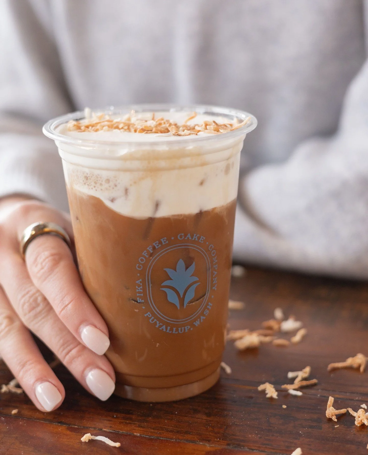 Celebrate this sunny Friday with our Caramel Coconut Cold Brew 🥥 ⁠
⁠
Made with our Housemade Chocolate Sauce, Dillano's Cold Brew, Coconut Cold Foam, and Housemade Caramel Sauce!
