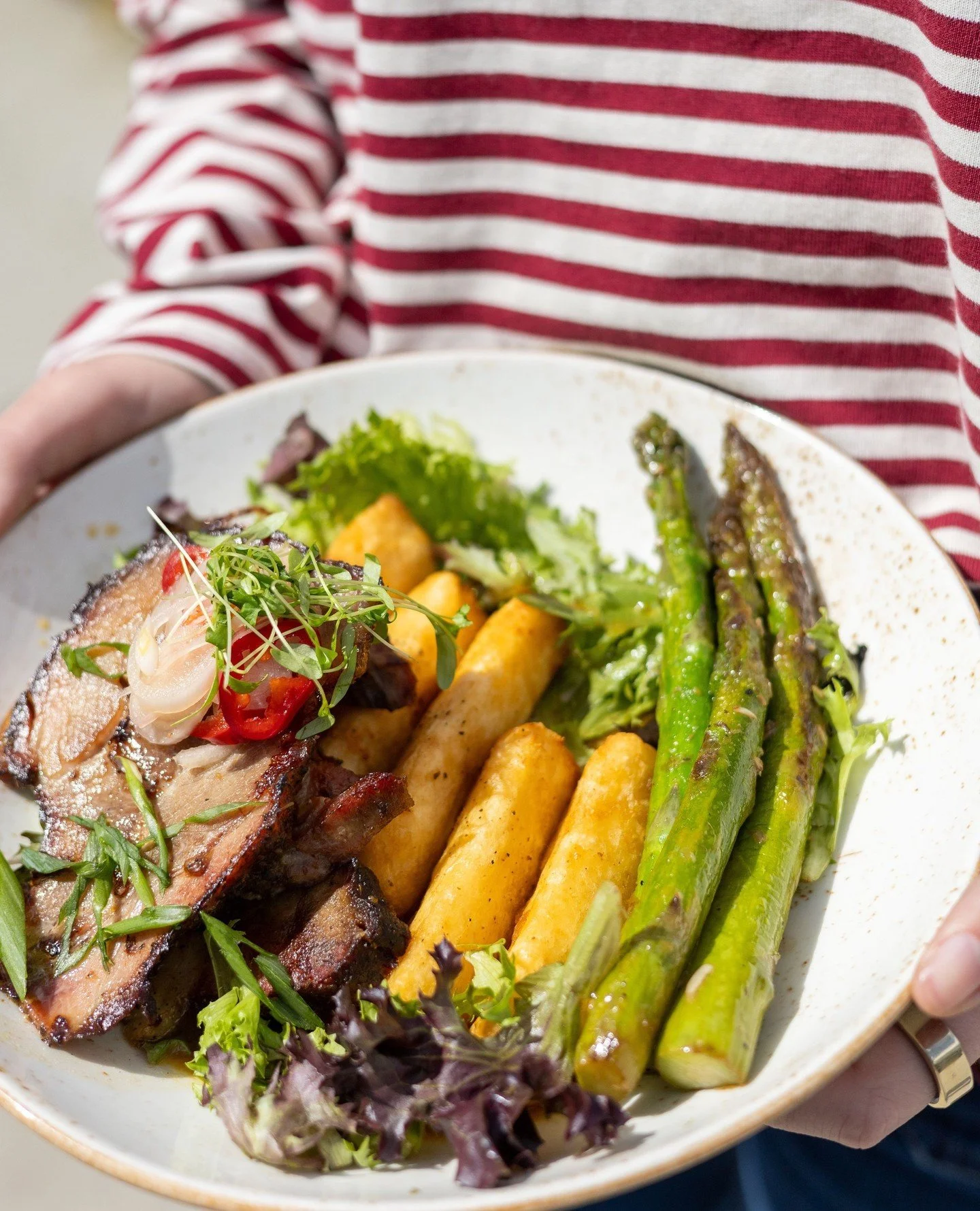 Farm 12's latest menu addition: Mojo Pork!⁠
⁠
Smoked pork, mojo jus, yuca frites, paired with seasonal vegetables, mixed⁠ greens, pickled Fresno chiles &amp; shallots,⁠ topped with micro cilantro &amp; green onions. ⁠
⁠
Join us for dinner tonight and