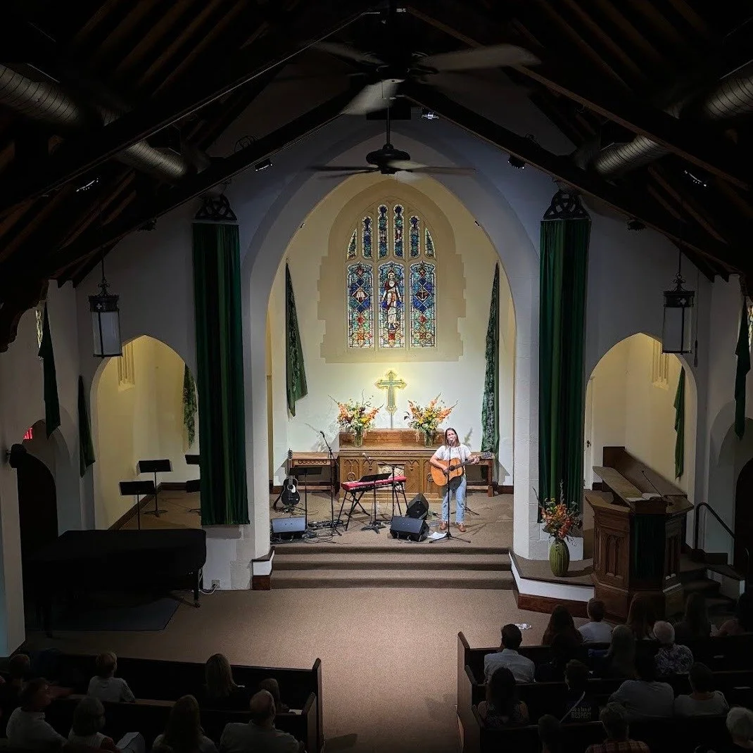 Last week at Cross we got to experience God's "Big Story" through music with singer-songwriter Caroline Cobb after David Belt opened the concert with his reflective and witty set. Thank you, Caroline and David, for pointing our hearts to Je