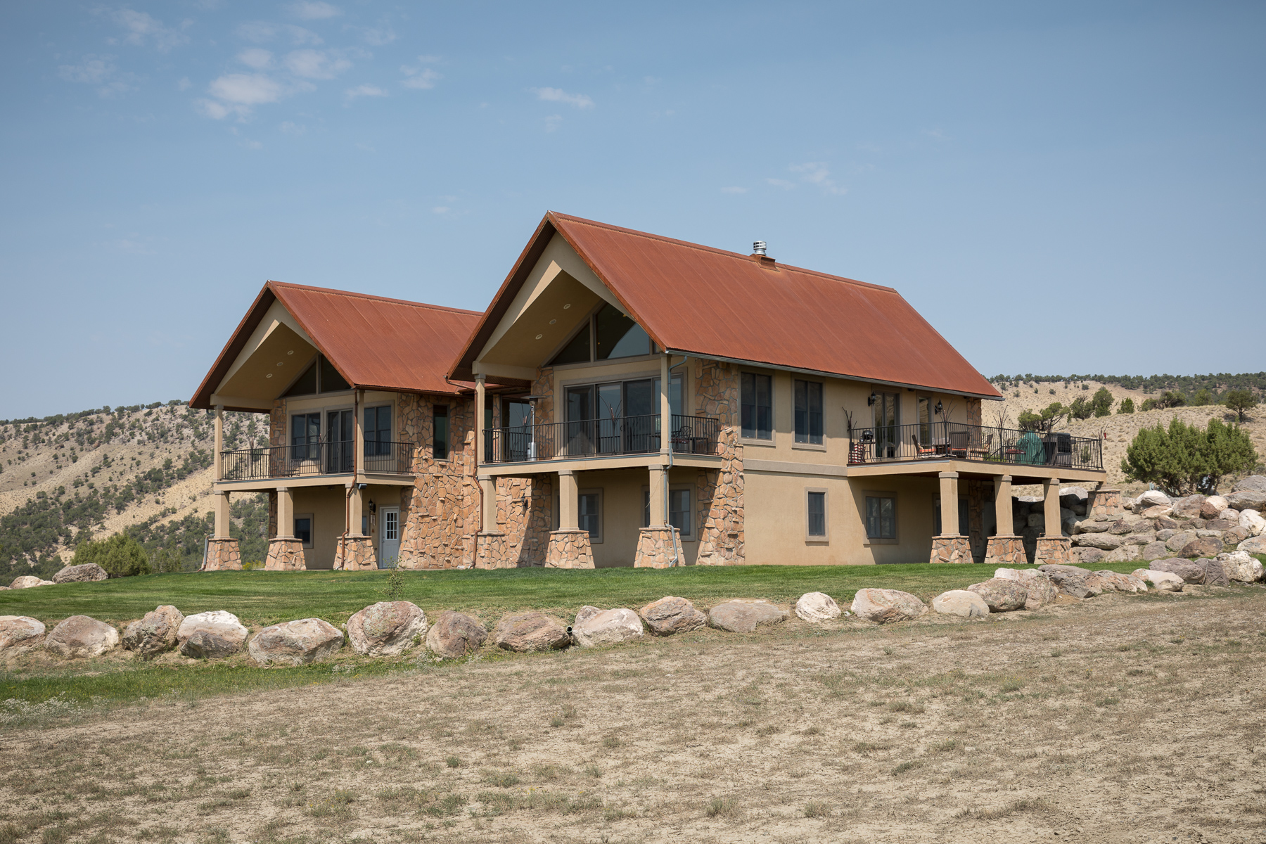 03_Side House.jpg