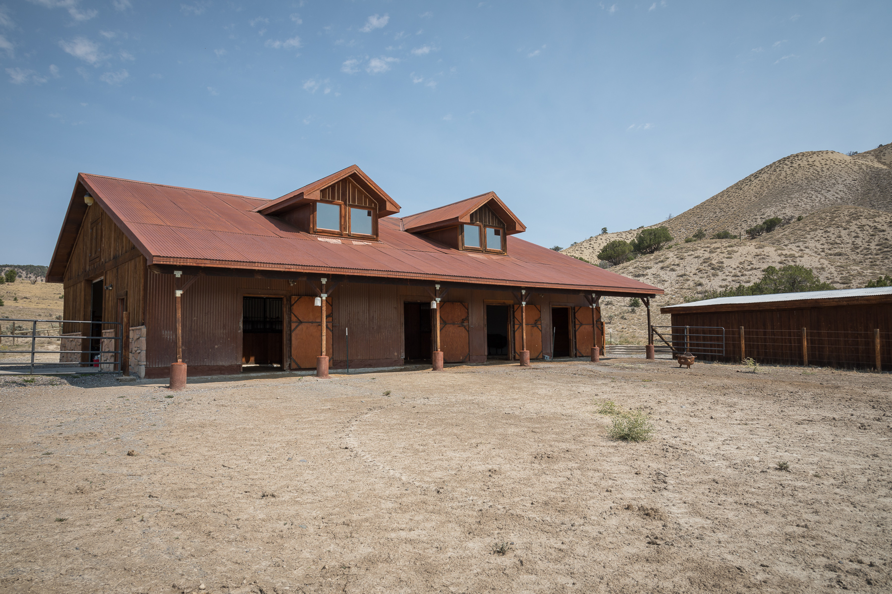 25_Barn View.jpg