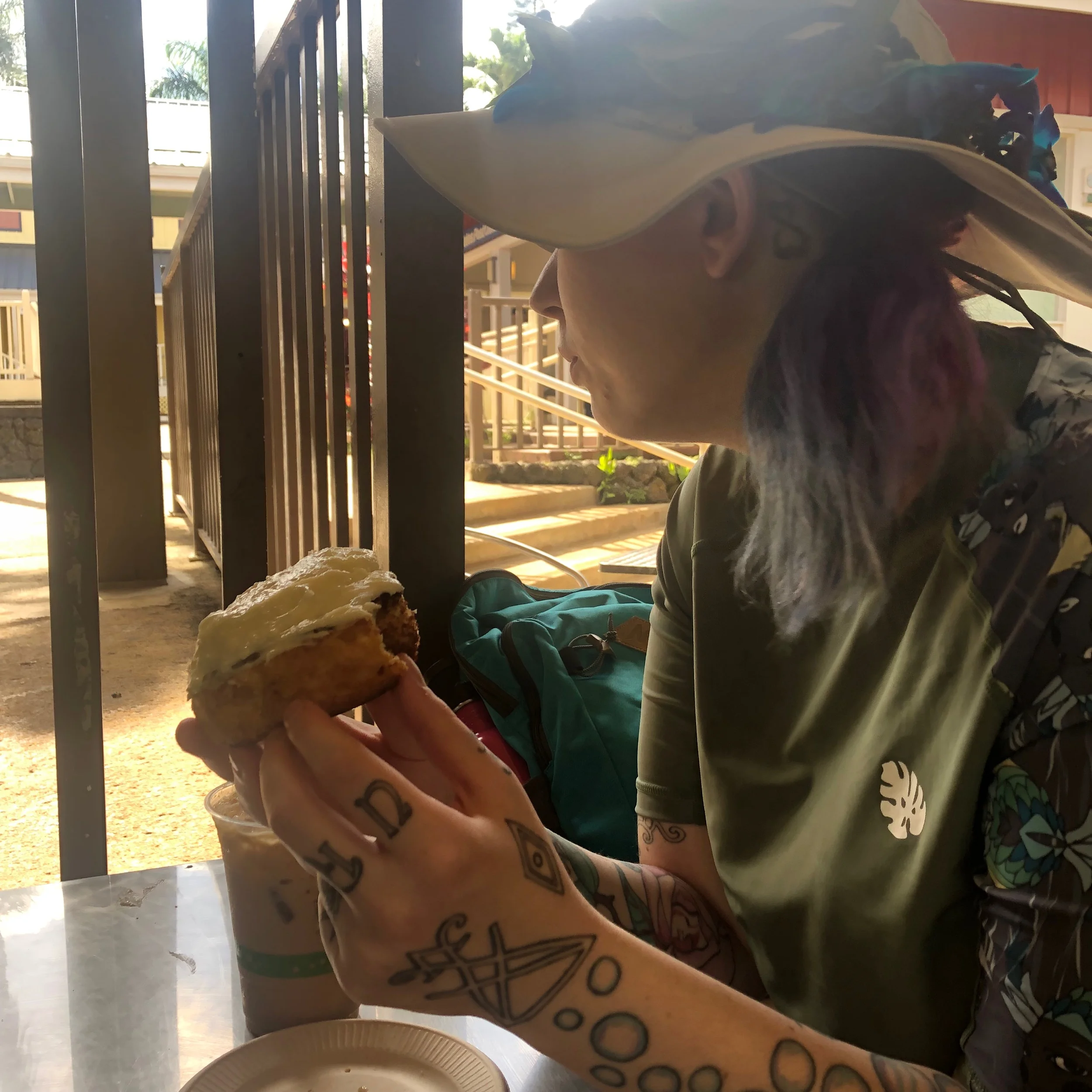 “The Spot” - Fresh cinnamon buns and Kauai Thai Iced Latte ❤️