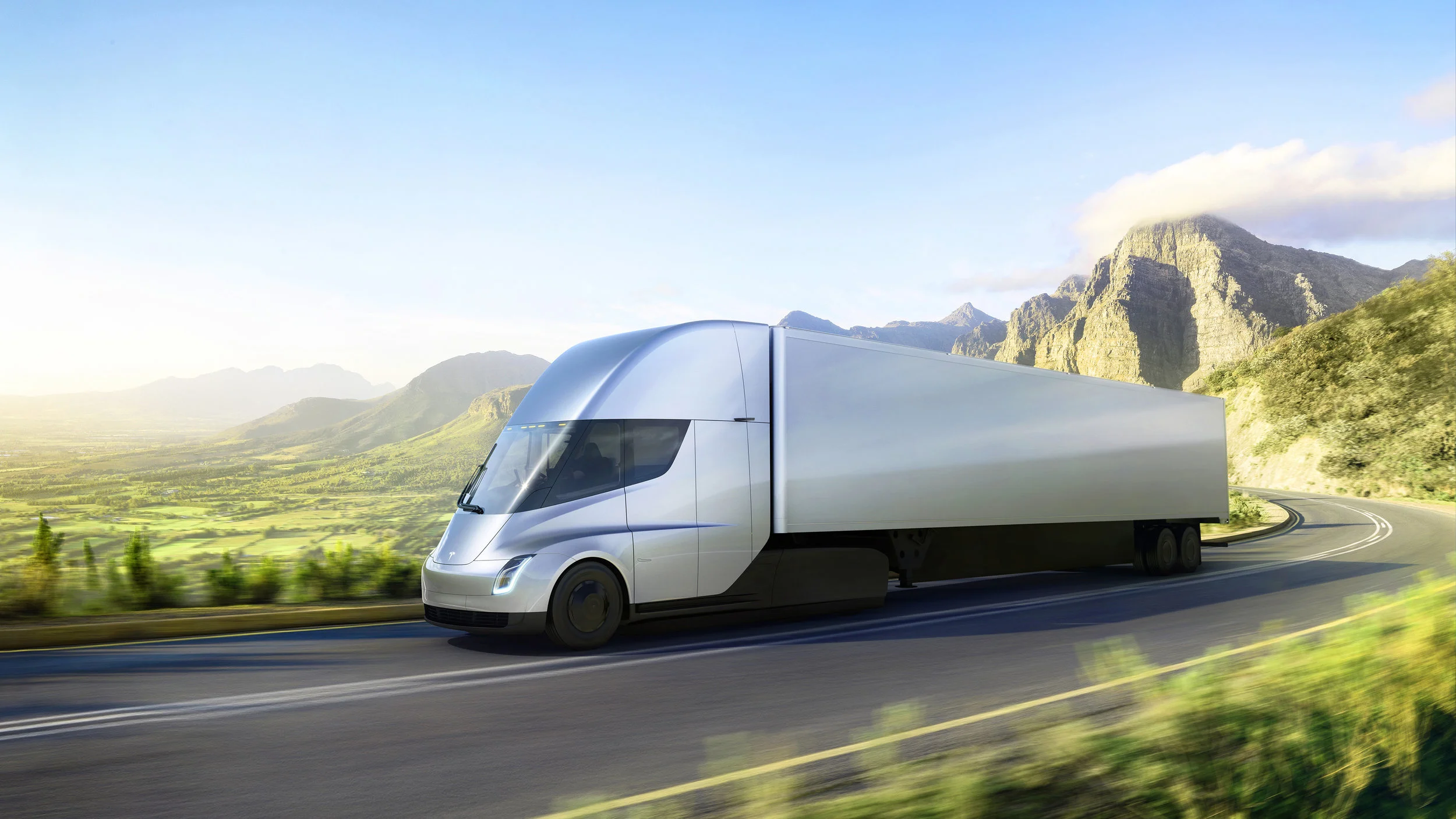 100_Tesla - Semi_Front_34.jpg
