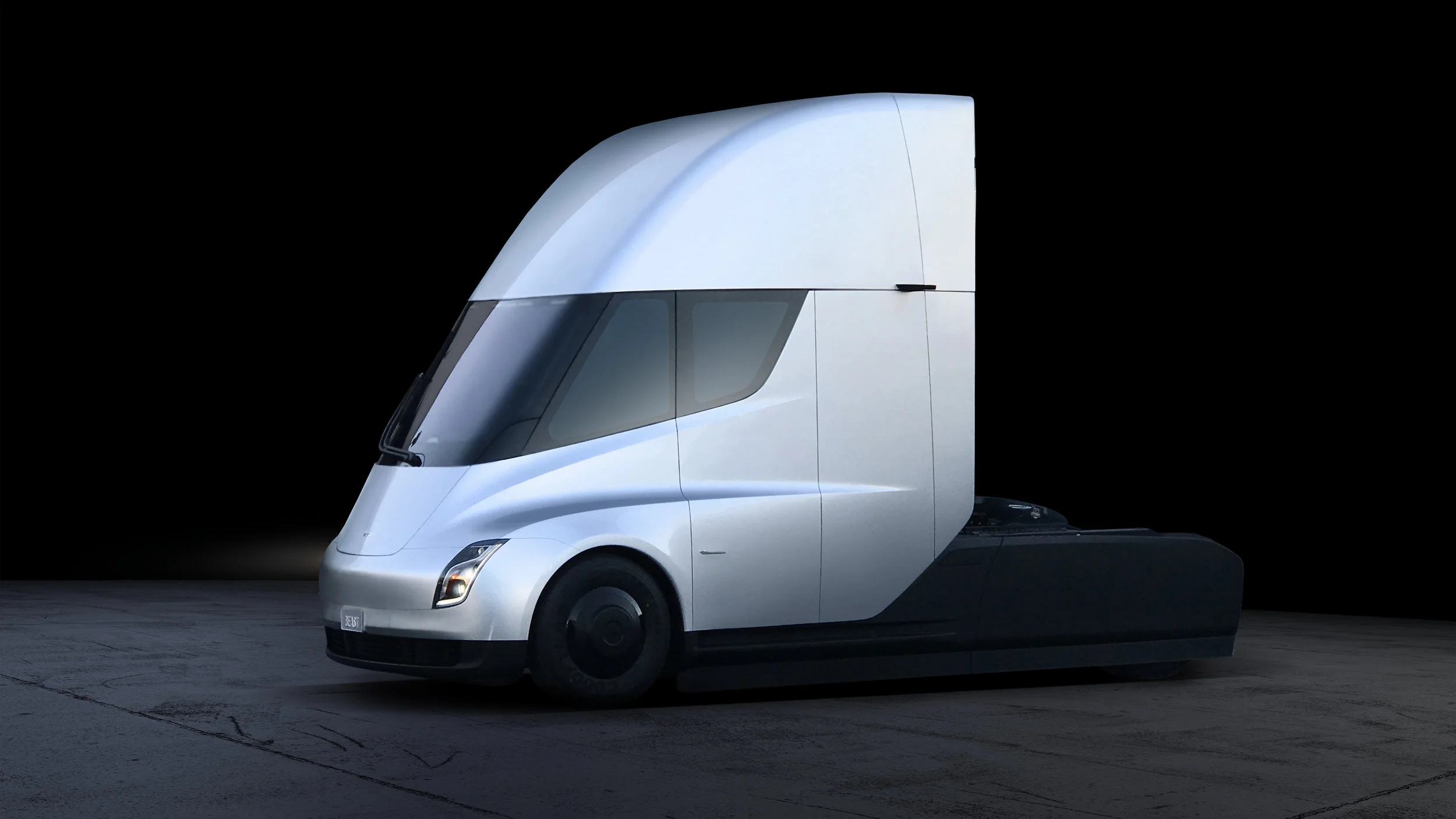 100_Tesla - Semi_Front_34_Static.jpg
