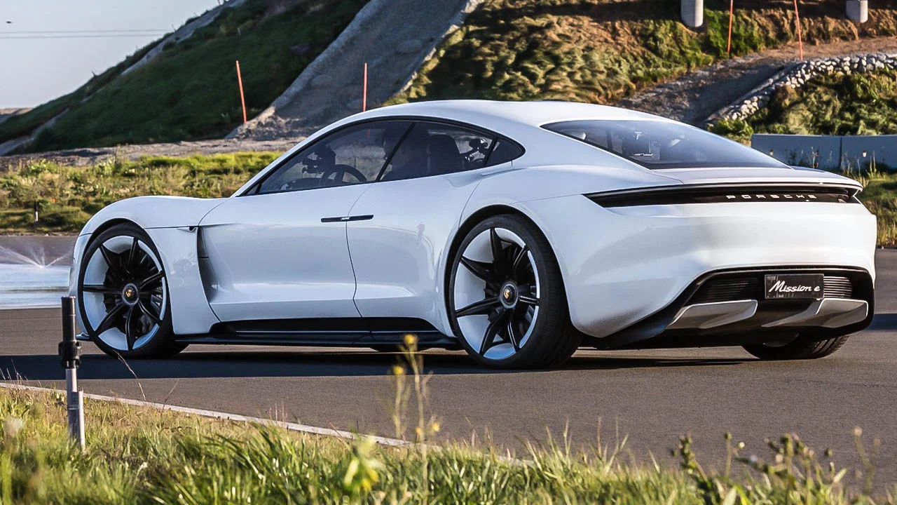 100_Porsche - Taycan_porsche-taycan-mission-e-7.jpg