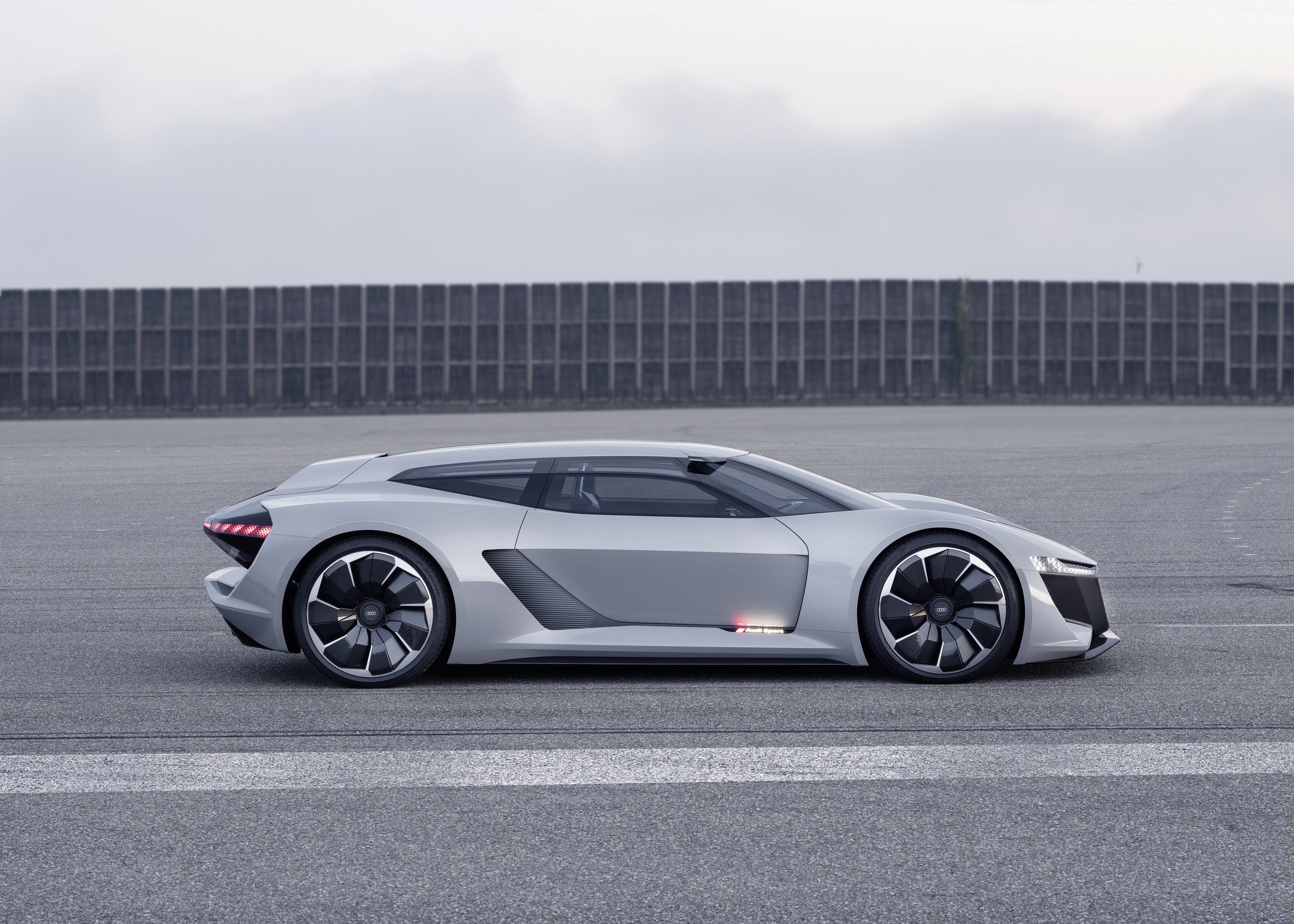 100_Audi - e-tron PB18_A189697_medium.jpg