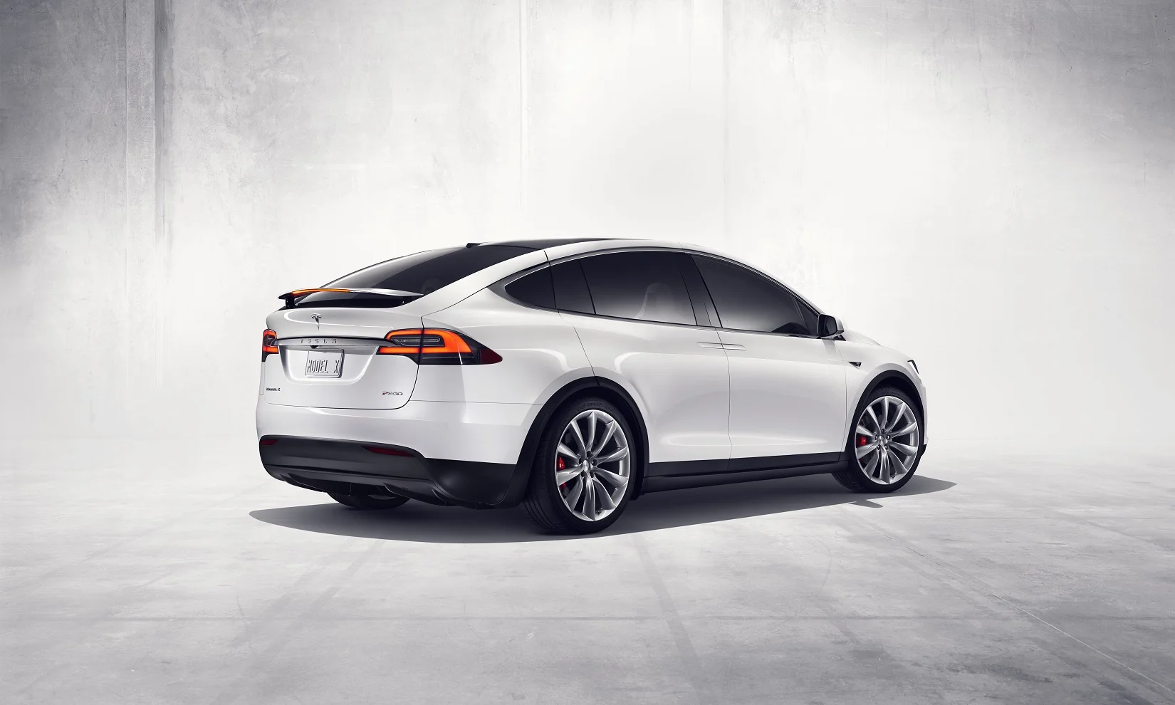 tesla-modelxwhite2.jpg
