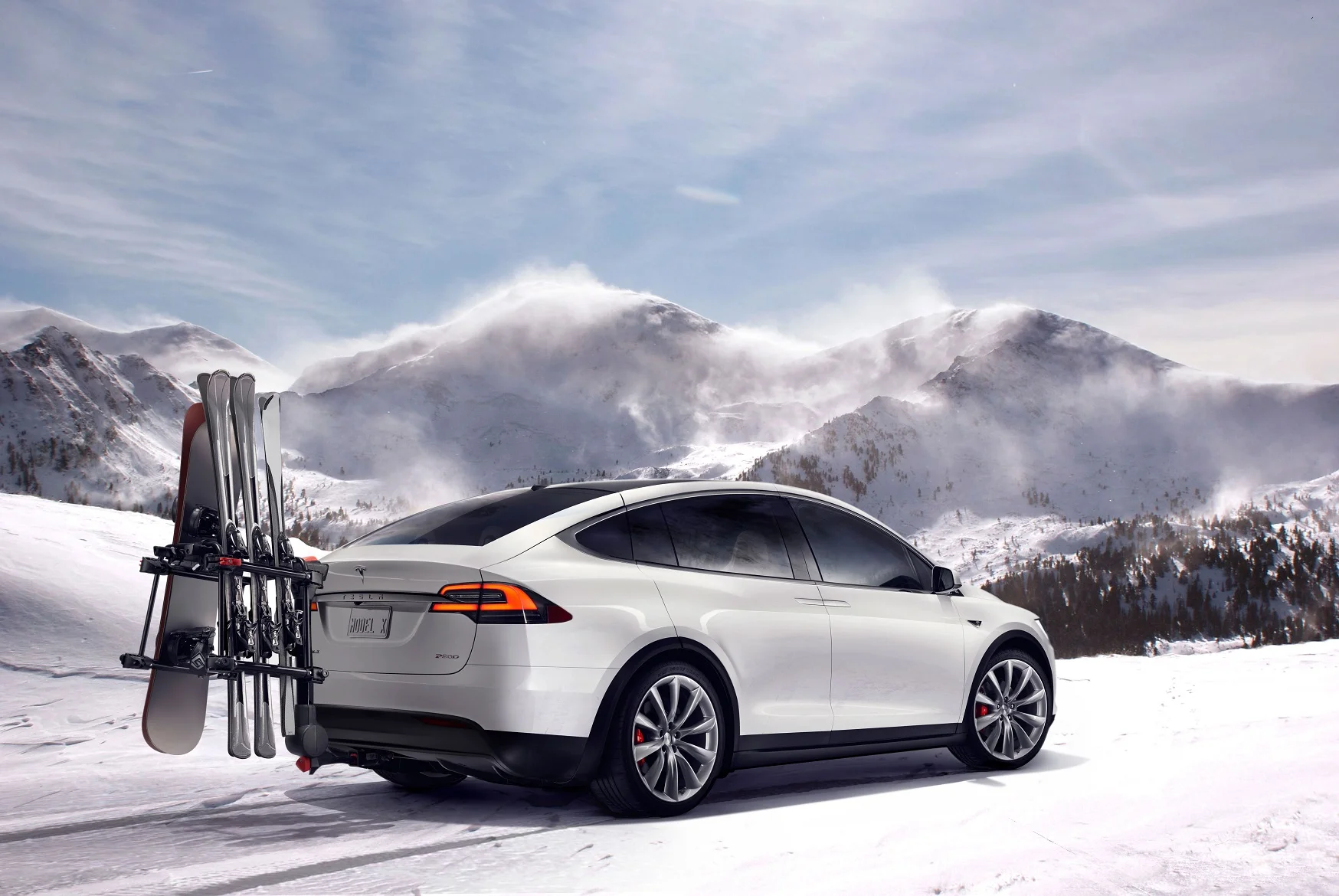 tesla-model-x-skis.jpg