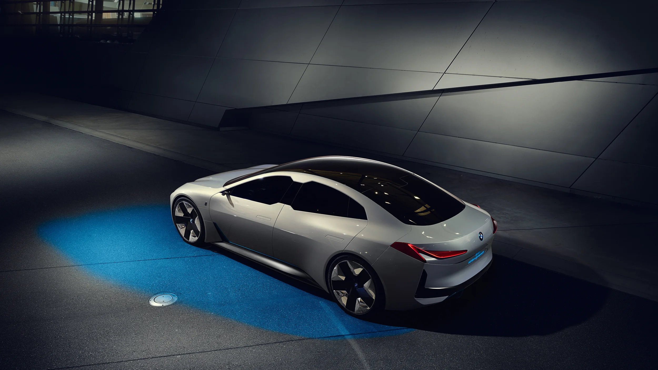 100_BMW - I Vision Dynamics (concept)_p90276441-highres-bmwi-vision-dynamics-2.jpg