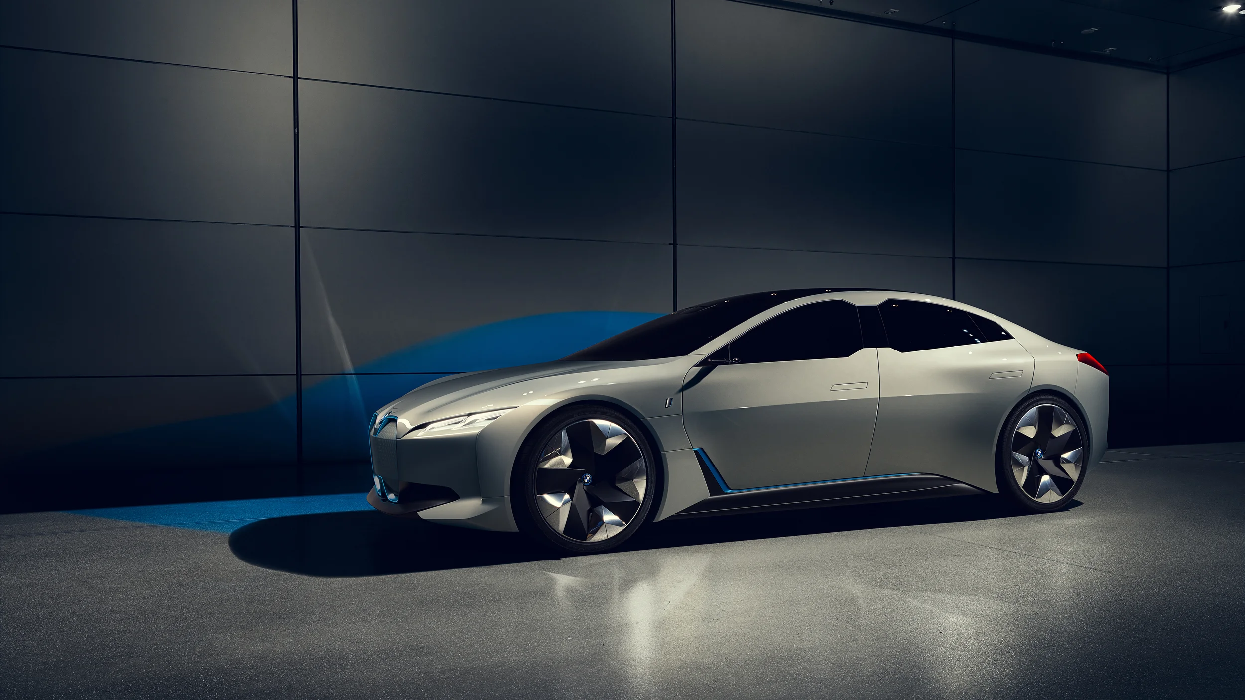 100_BMW - I Vision Dynamics (concept)_p90276438-highres-bmwi-vision-dynamics-2.jpg