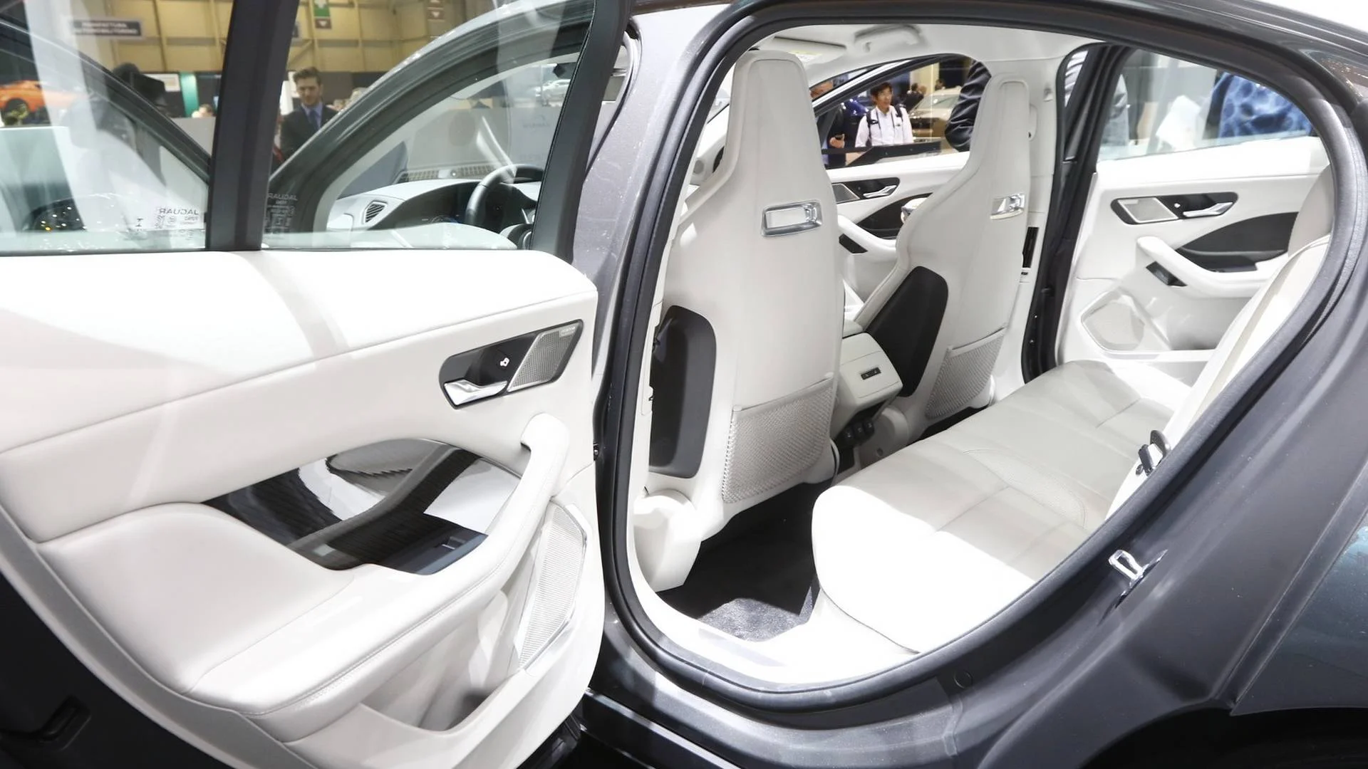 100_Jaguar - I_PACE (concept)_jaguar-i-pace-2.jpg