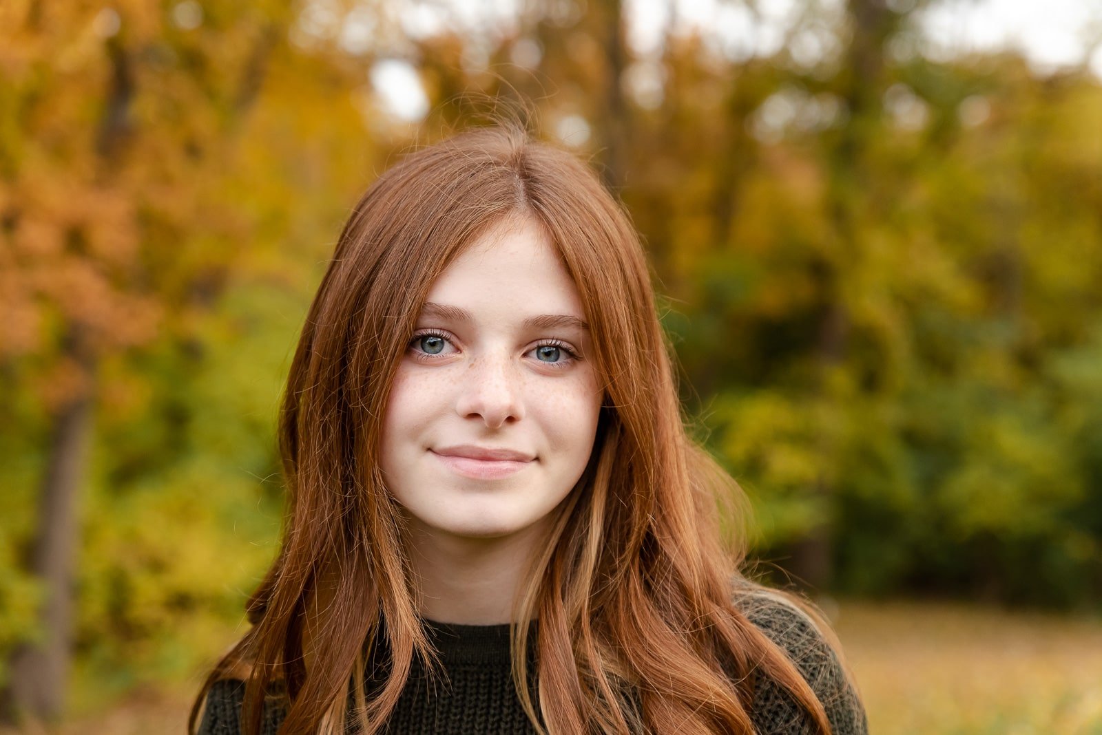 portrait of red haired girl  St. Louis Family Photography sarahrowlandphotography.com