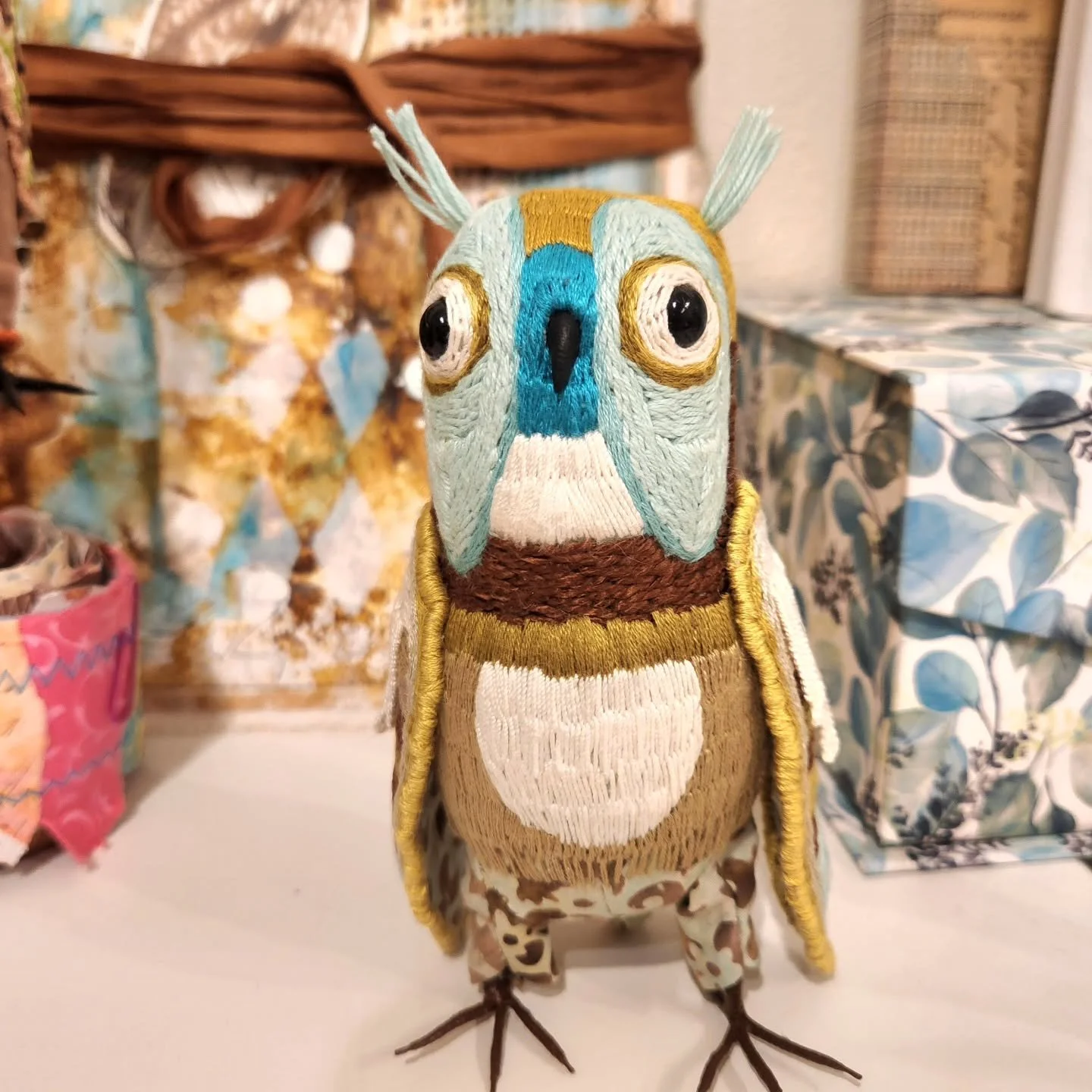 Two new feathered friends have arrived to join my flock! Thank you to @lesleybergen for all the  hard work and love she pours into all her birdies!