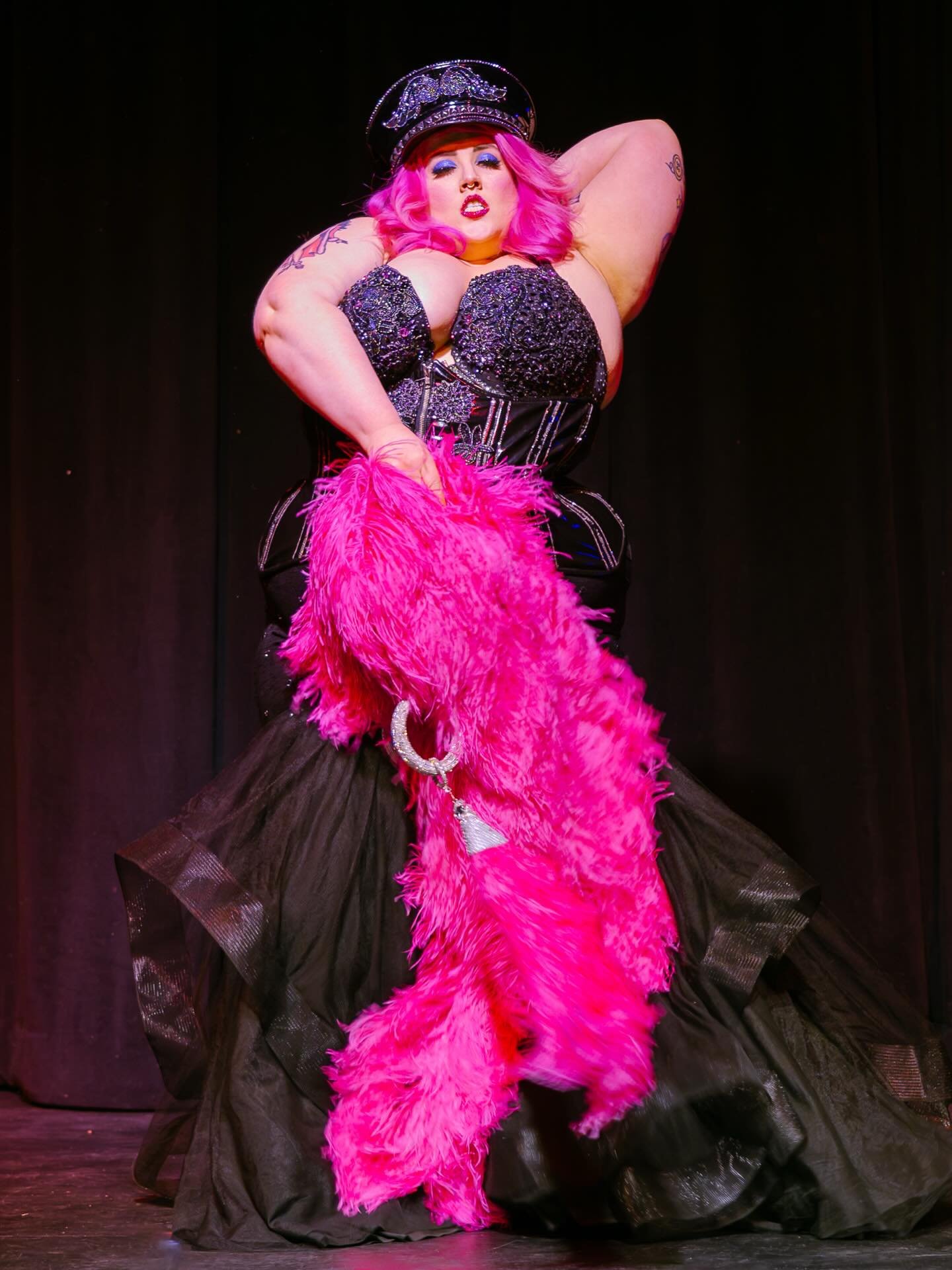 Enjoy little throwback to these amazing photos by @karlajanettephoto from @bawdybawdyhaha Bawdy Control this February 💕 

I love playing with my @kingsizeboa 💕