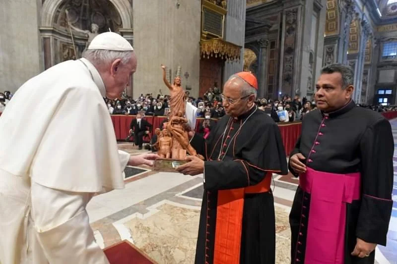 Pope asks for truth over Sri Lankan bombings
