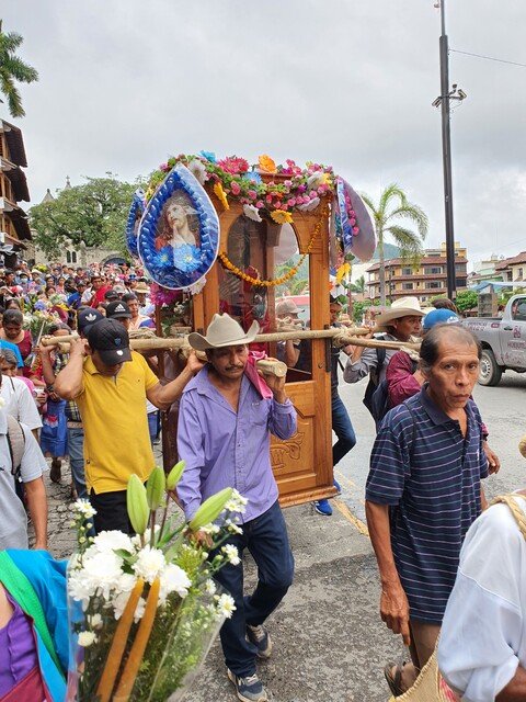    Procession in the center of the city, Huejutla. The Diocese of Huejutla is a diocese of great popular religiosity and many processions.   