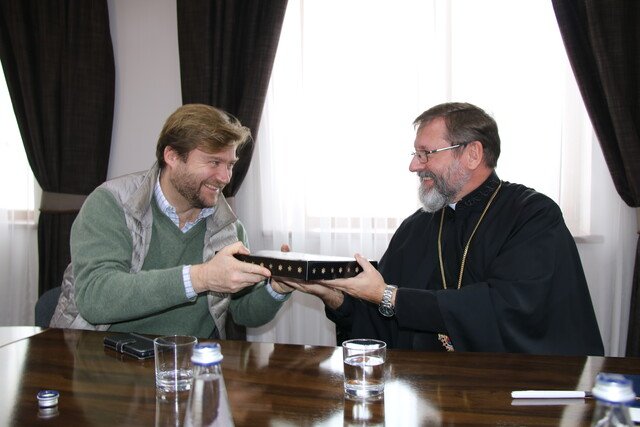  Meeting with Archbishop Shevchuk (Major Archbishop of Kyiv), 6th December 2023 in Lviv. Info trip Ukraine 2023. Philipp Ozores (General Secretary of ACN International)(on the left), Archbishop Sviatoslav Shevchuk (on the right). 