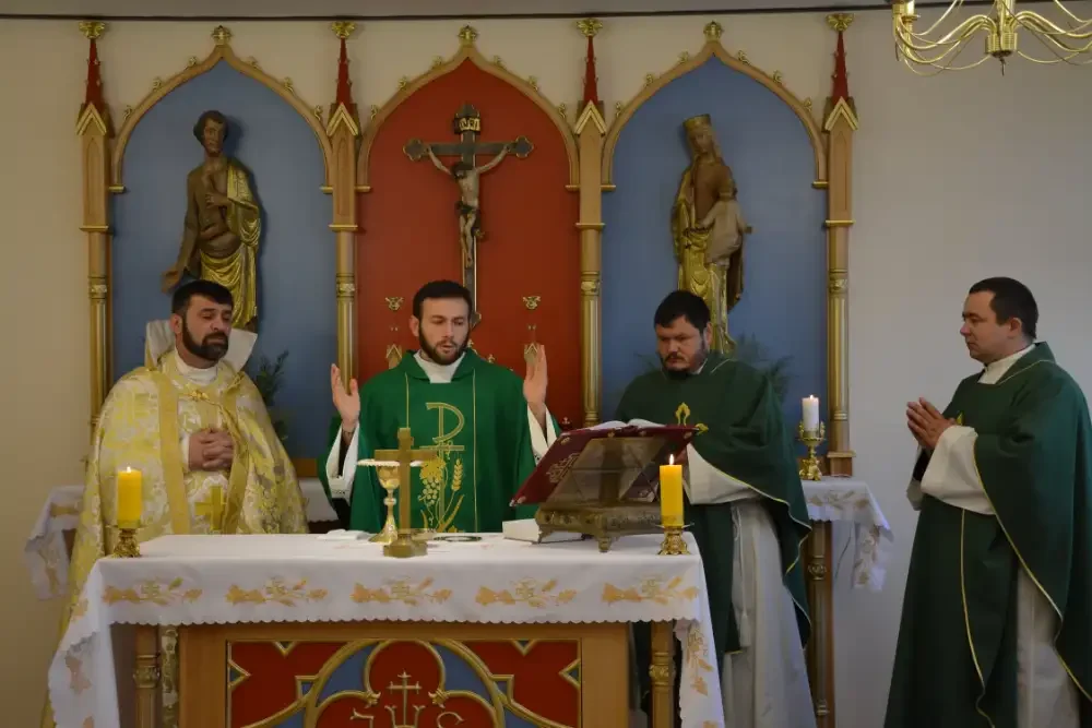 triduum-mass-offering.webp