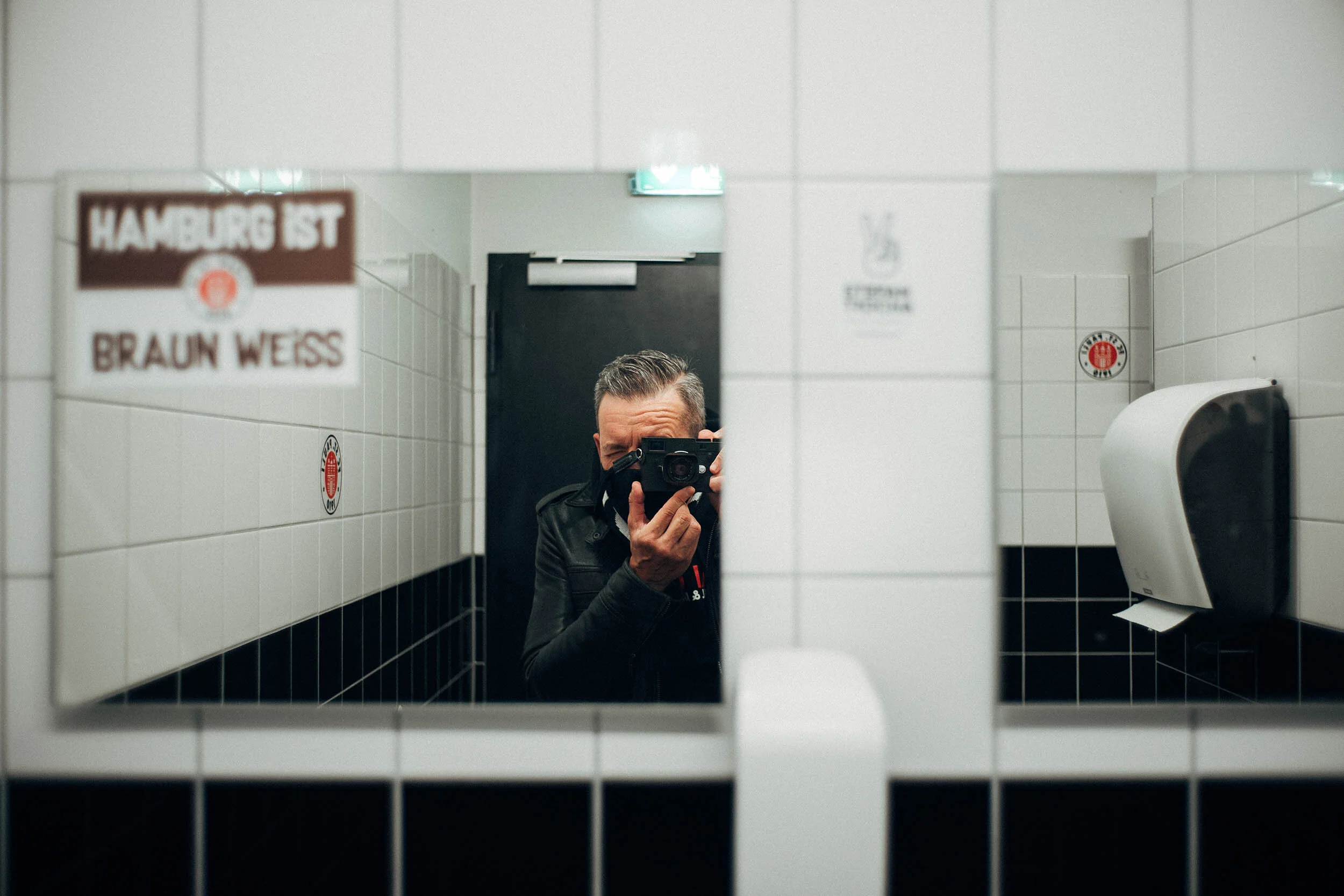 StefanTrochaPhotography-Selfie-L1002486-compressed.jpg