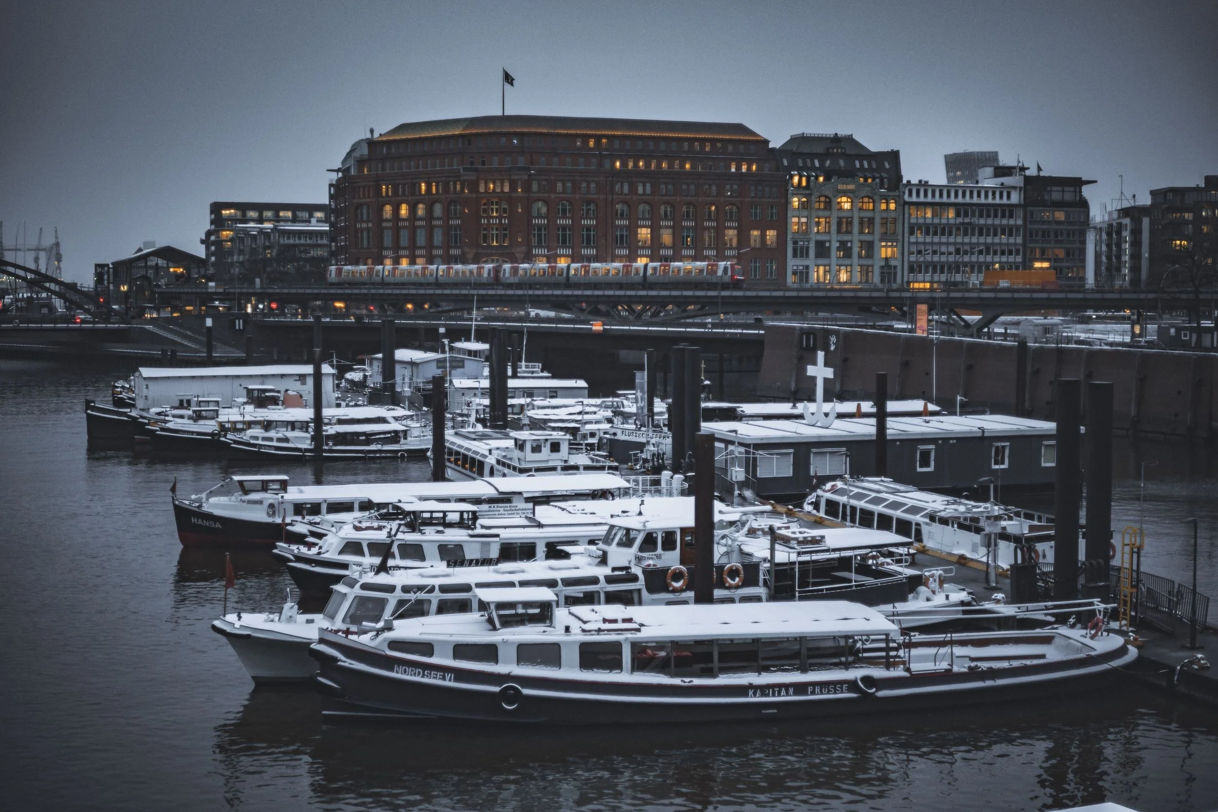 StefanTrochaPhotography-Speicherstadt-L1008145-2-compressed.jpg