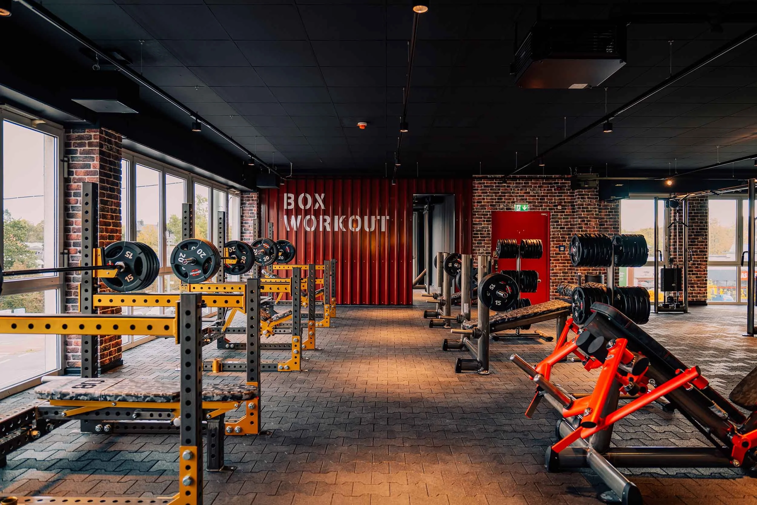 StefanTrochaPhotography-GoldsGym-Krefeld-Leershooting-FinalerLook-L1100972-compressed.jpg