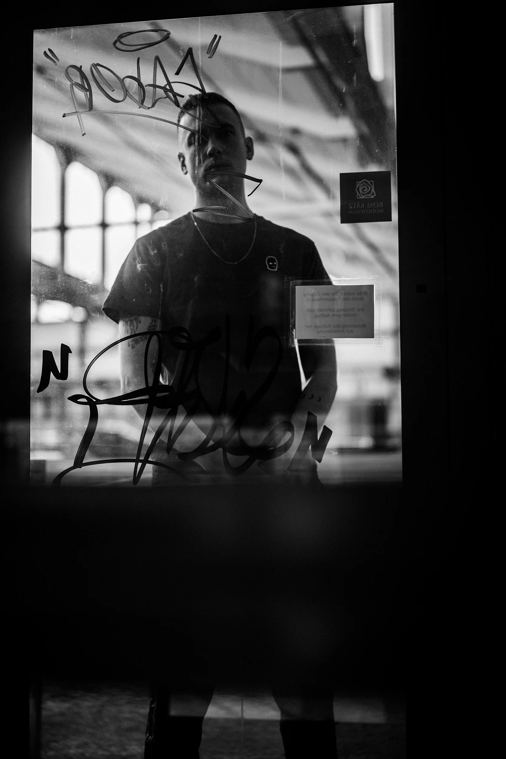 StefanTrochaPhotography-SHOK-L1000392-compressed.jpg