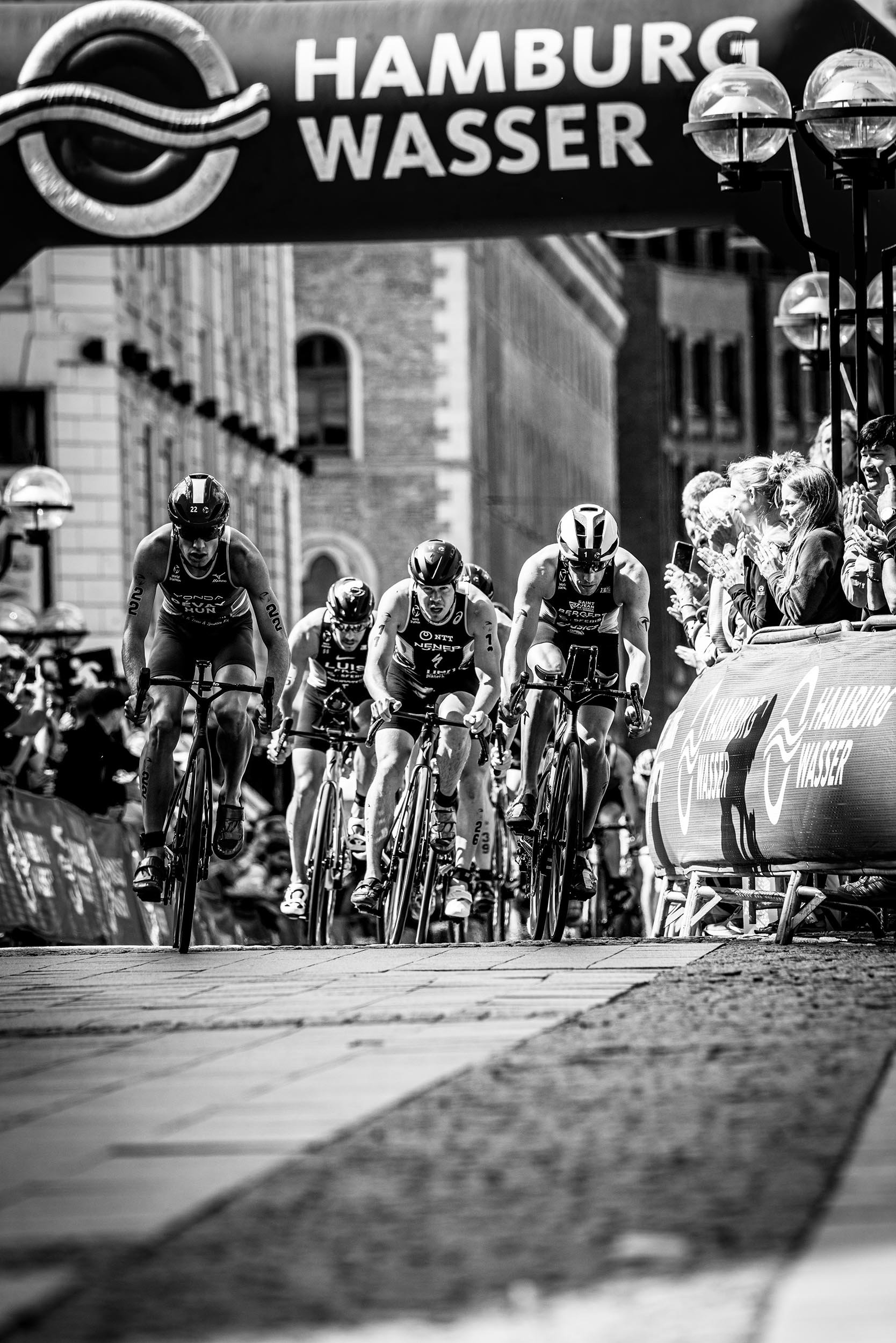StefanTrochaPhotography-ITUWorldTriathlonHamburg-L1030690-2compresed.jpg