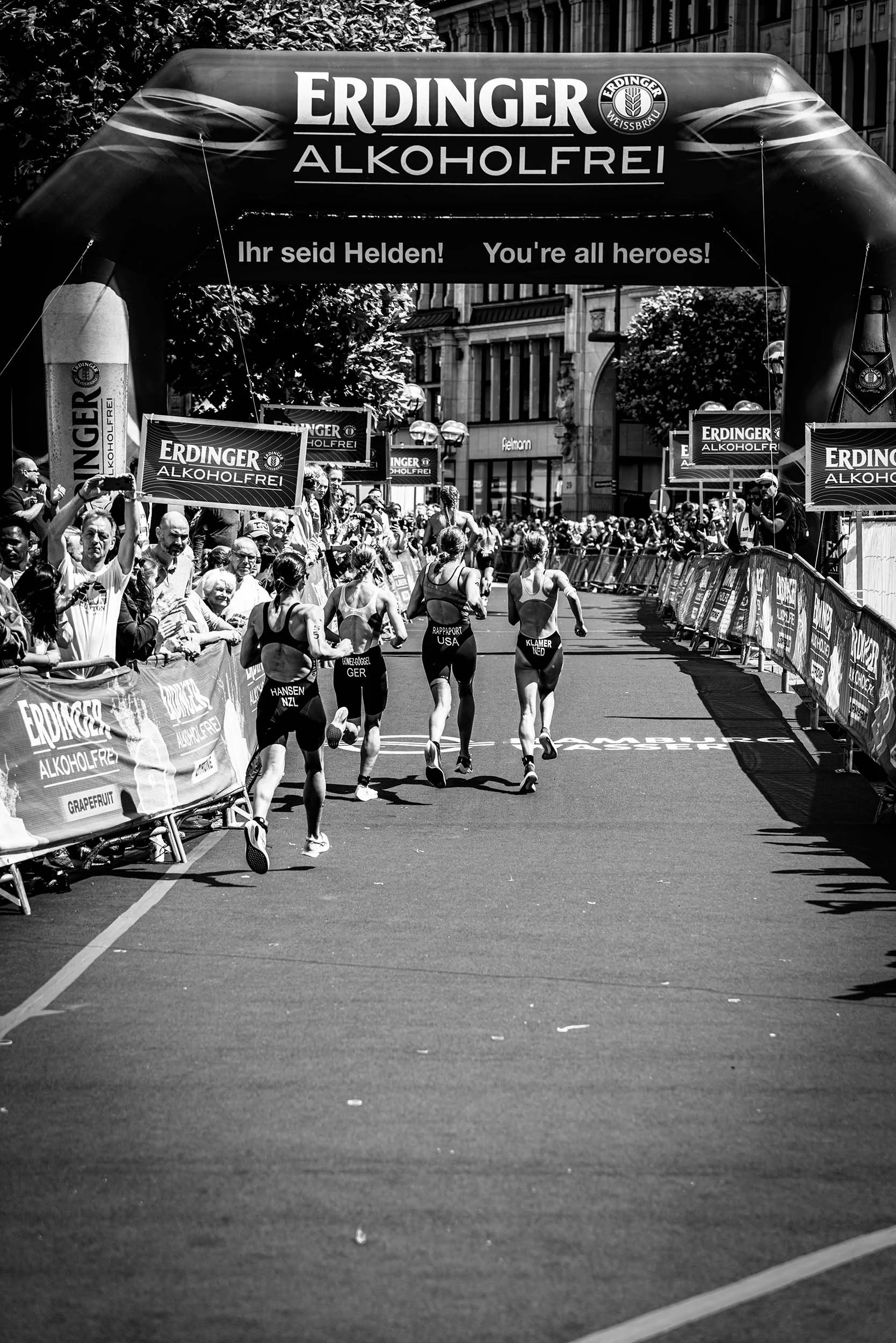 StefanTrochaPhotography-ITUWorldTriathlonHamburg-L1030483-2compresed.jpg